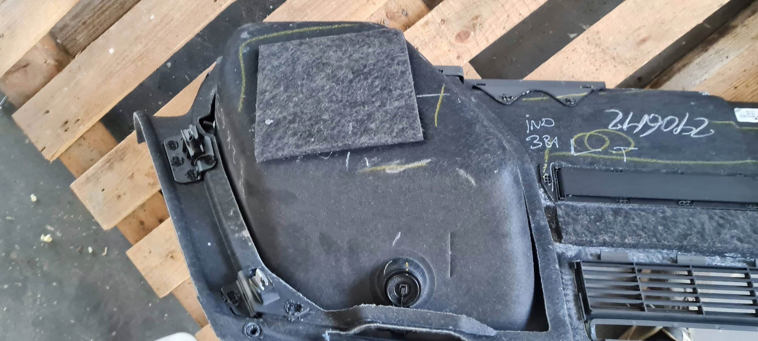 Q5 80A SQ5 boot upholstery left rear part upholstery 80A863879AG