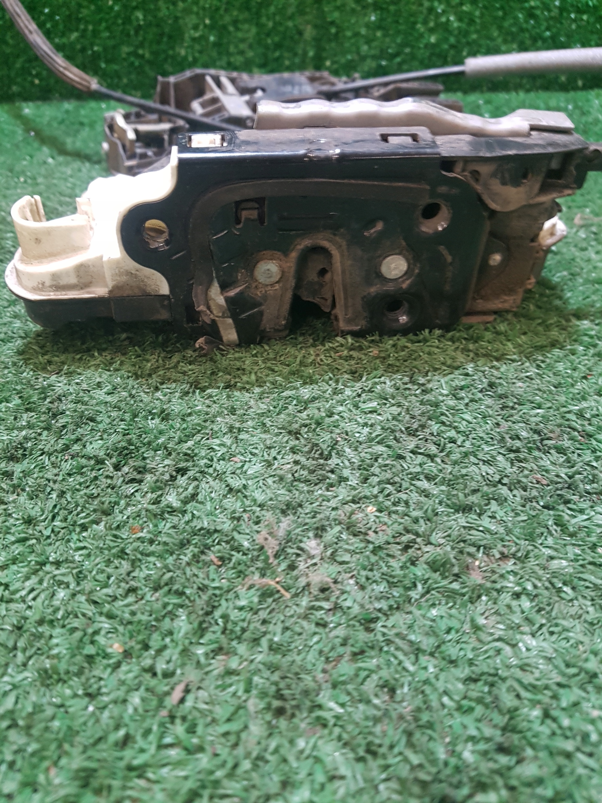 lock door right front SKODA FABIA 2 5N2837016C