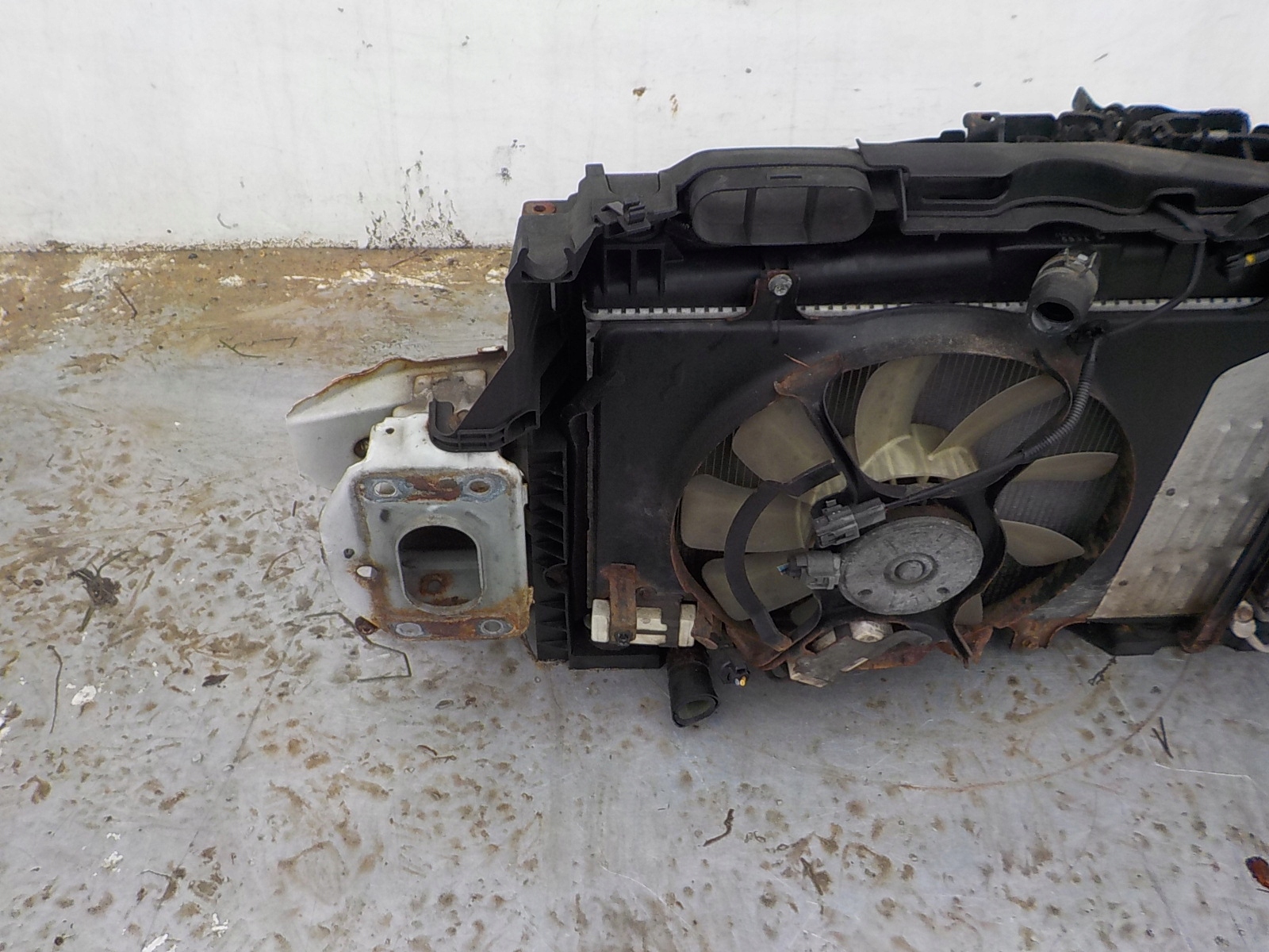 288 MAZDA 2 II DE 1.6 bar, wall front sider radiator