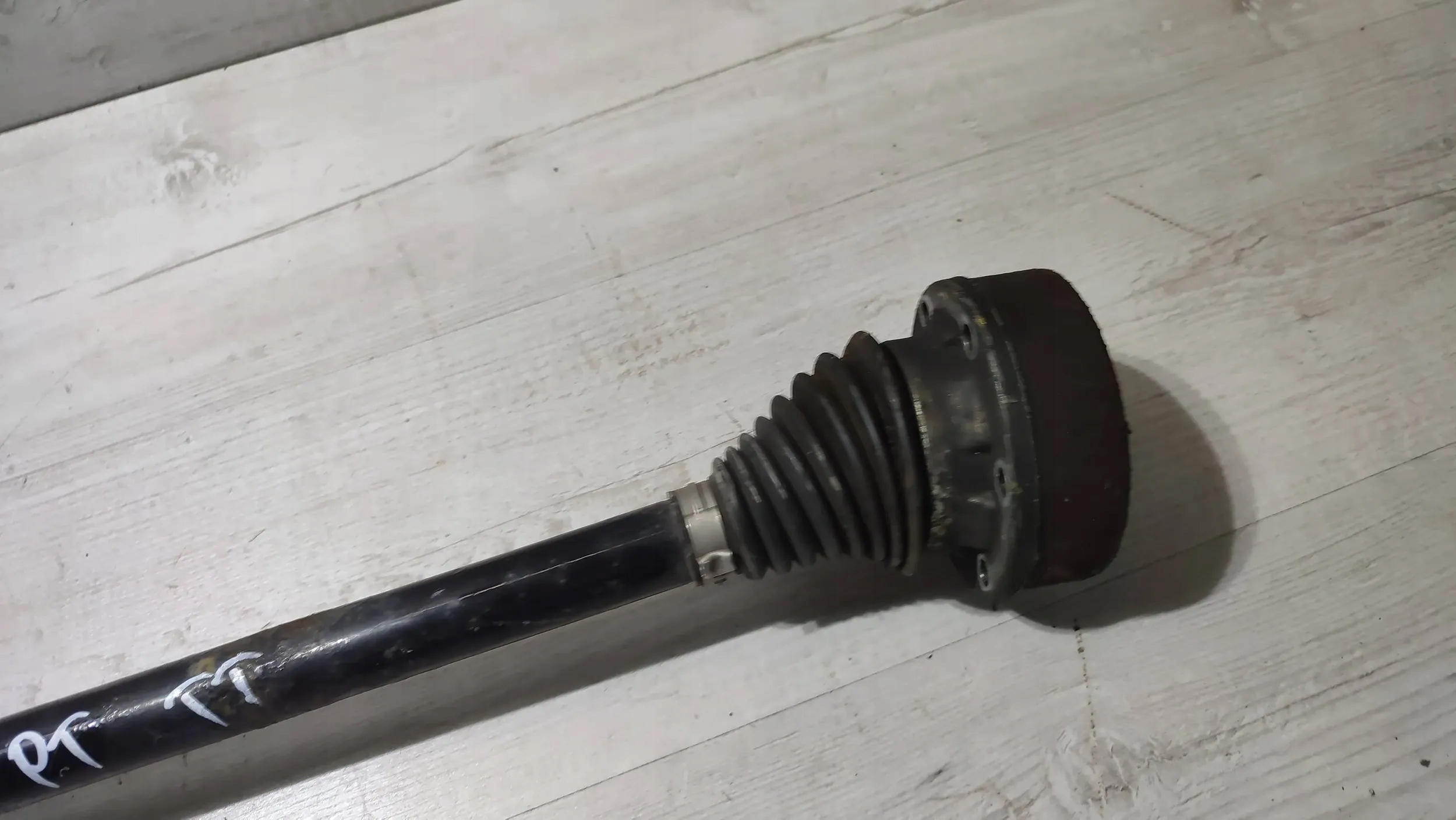 Audi TT 8J 13r 2.0tdi rear part side right semi-axis