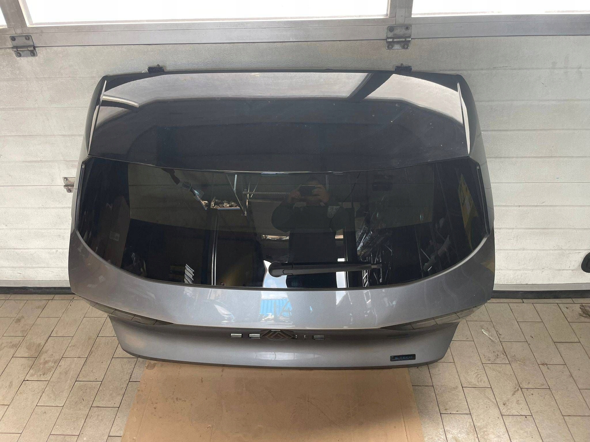 trunk door boot rear part Renault Scenic E-Tech V BIYUY as new w colour!