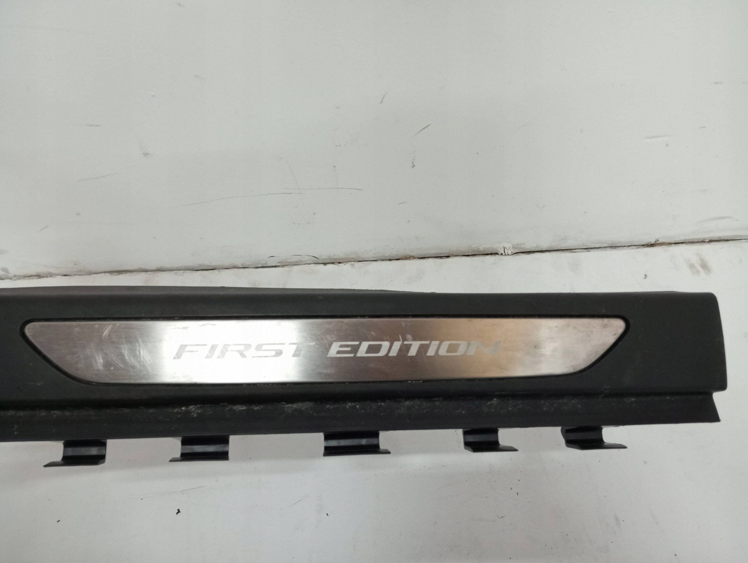 cap threshold front left JAGUAR and-PACE J9D3-13201-A