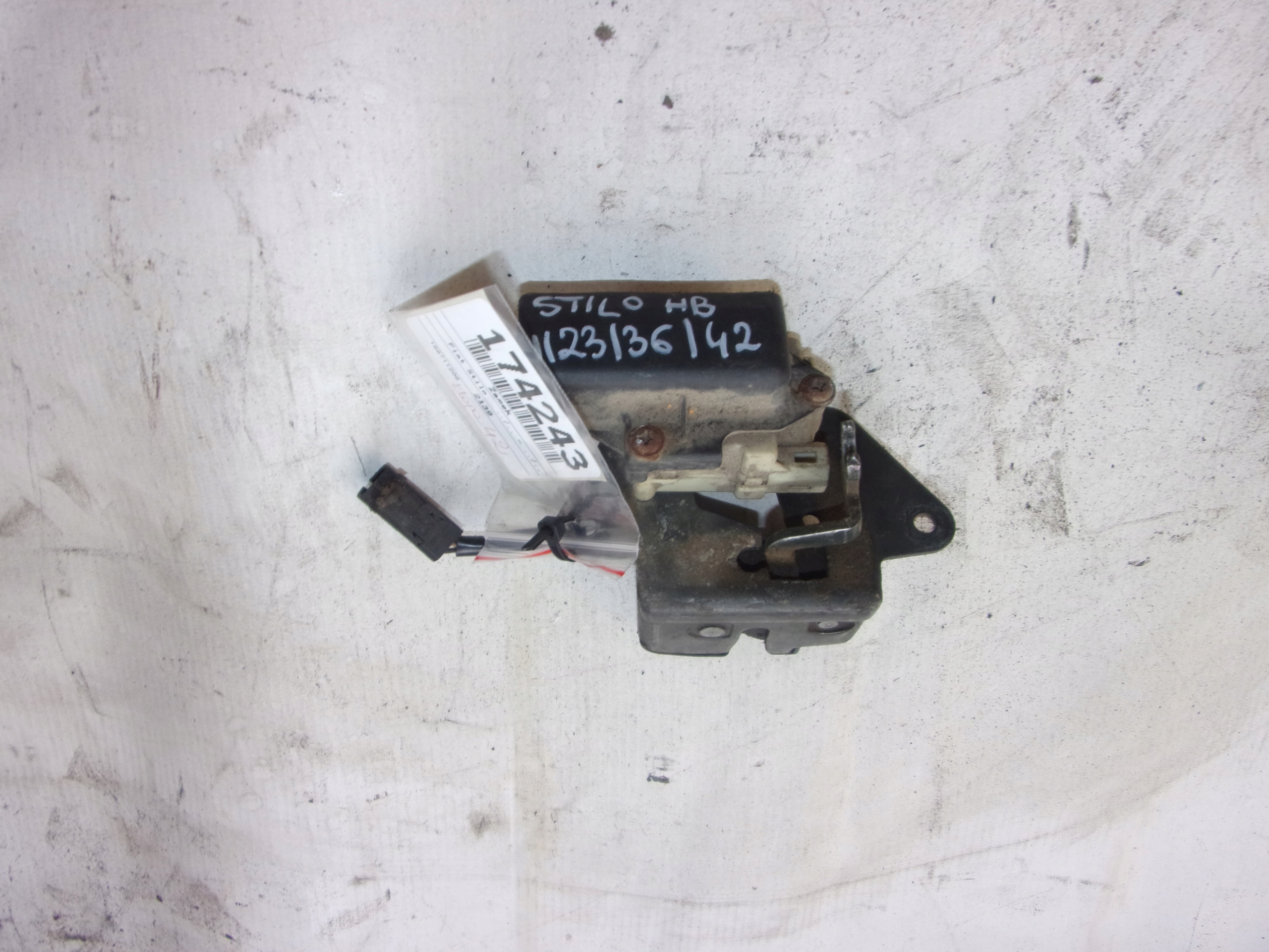 Замок задніх дверей Fiat Stilo HB