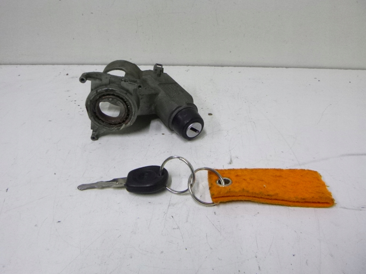 Stacyjka + Kluczyk VW Passat B4 1.8