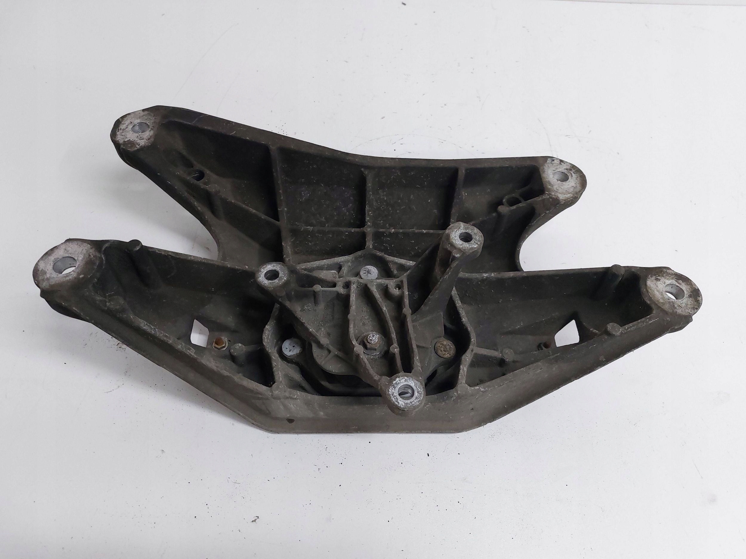 AUDI A4 B8 A5 2.0TDI supporto Supporto cambio 8K0399263AF