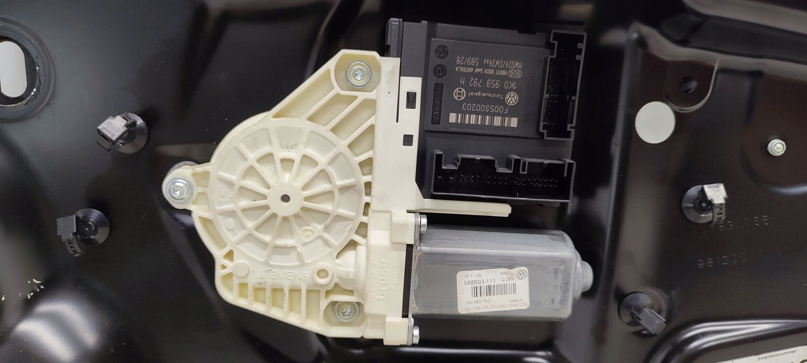 window regulator right front mechanism VW Passat B6 2,0 TDI