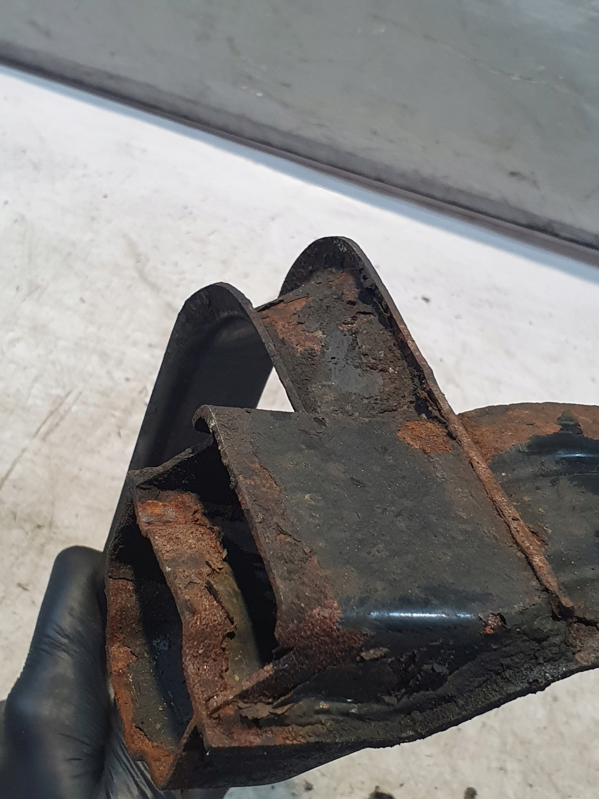 console holder front DODGE JOURNEY 2.0CRD 09r.