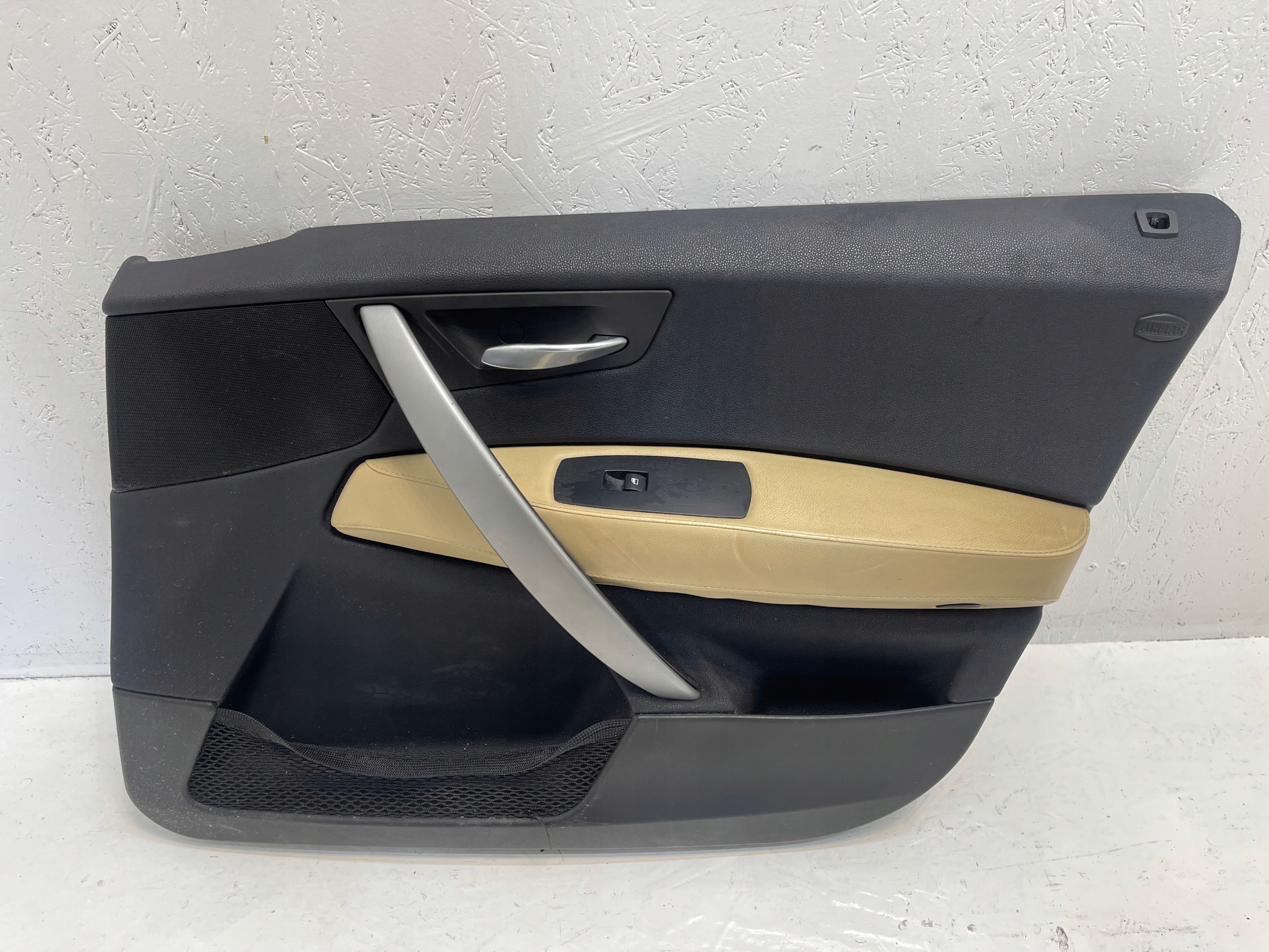 BMW X3 E83 Е ОБШИВКА ПРАВЫЙ ПЕРЕД