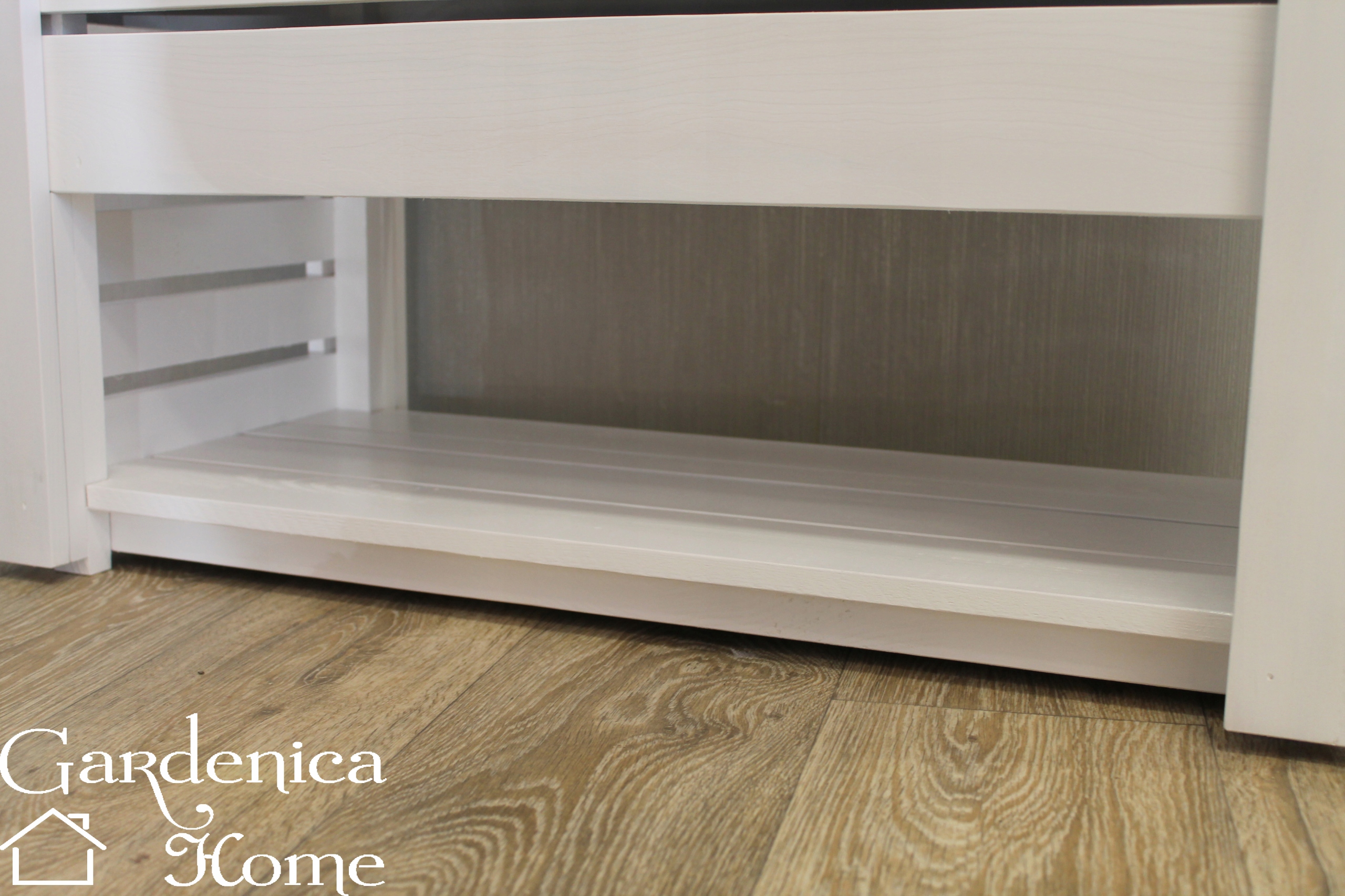 SZAFKA ZE SCHOWKIEM MODENA SIEDZISKO PÓŁKA NA BUTY Kolor mebla biały