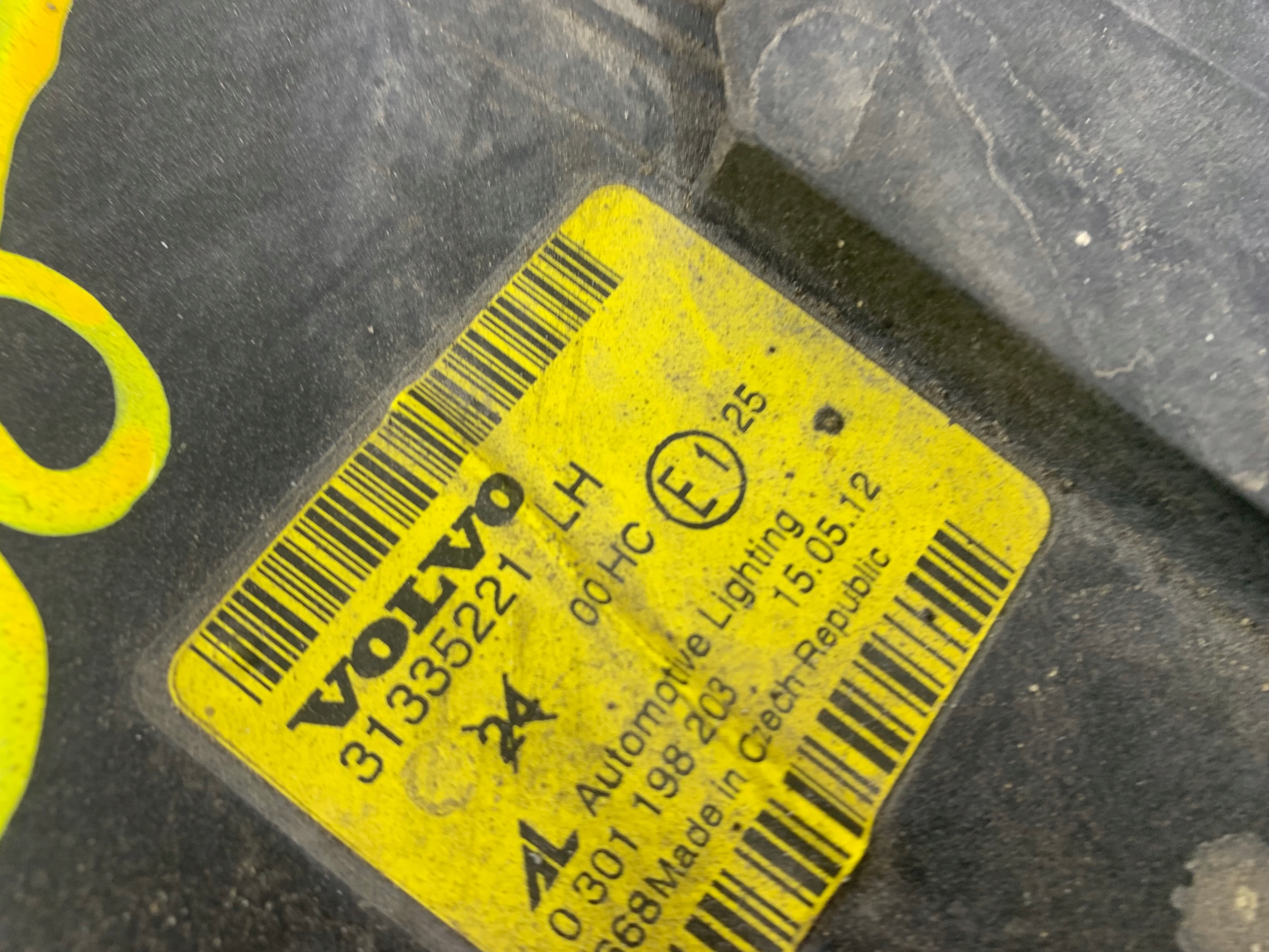 VOLVO V50 II light left front 31335221