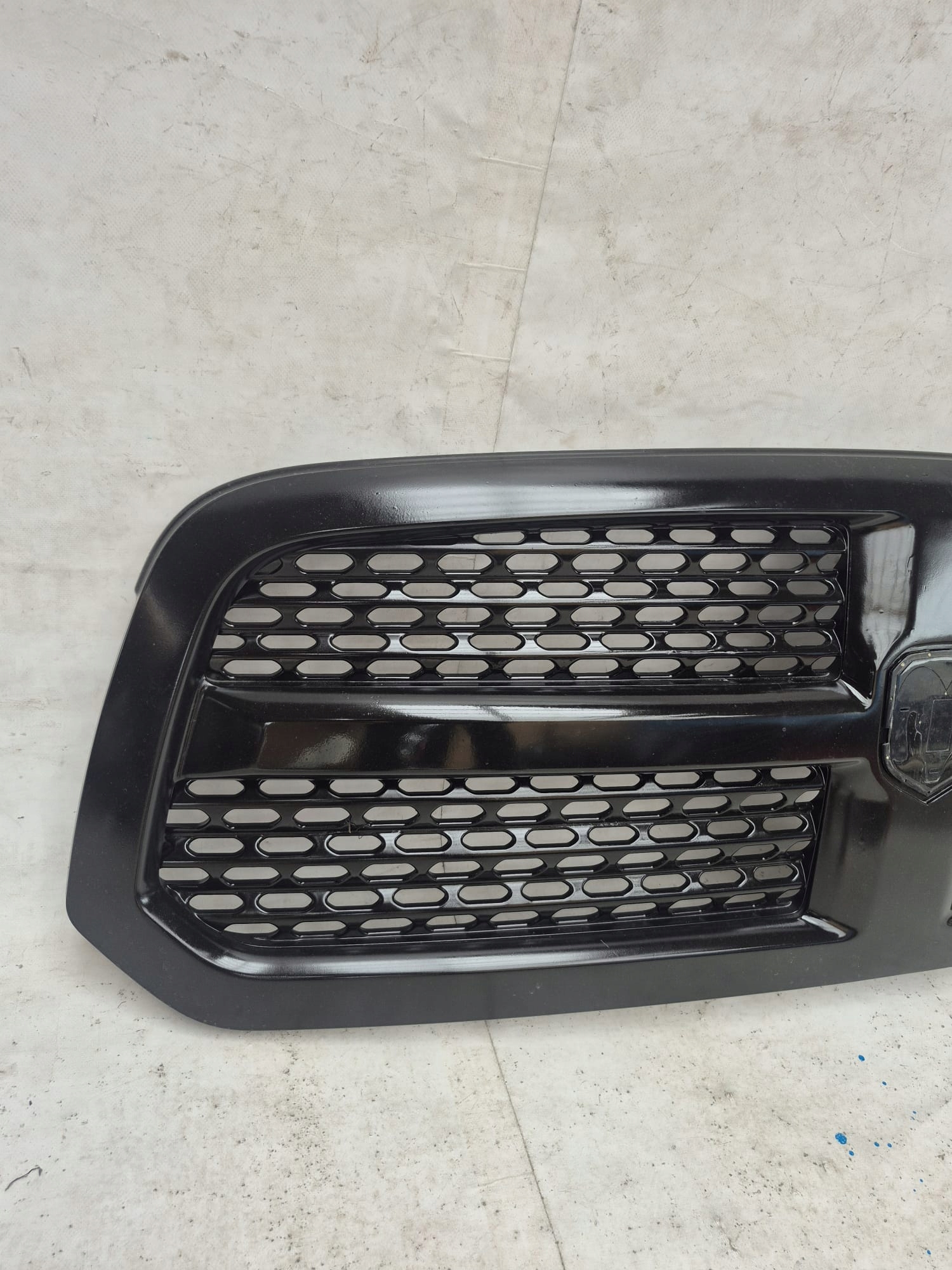 DODGE RAM 1500 13-18 grill grille radiator