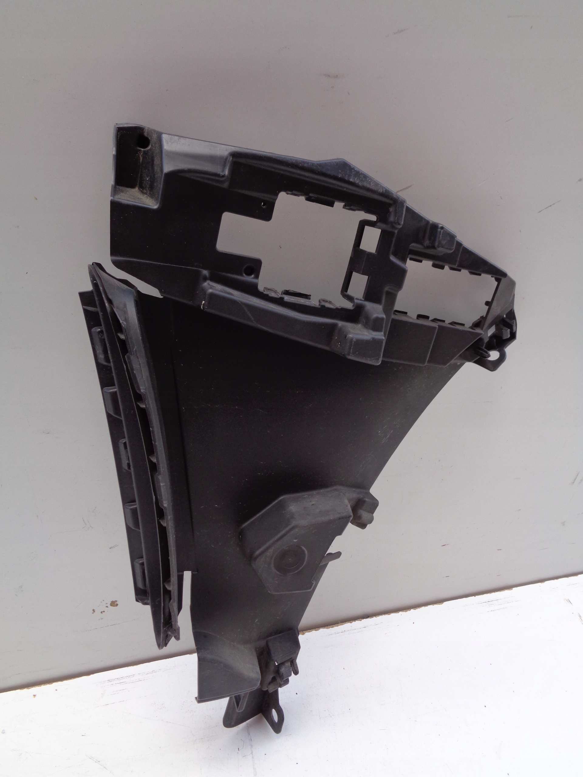 bumper bracket left front VW TIGUAN III 571 23