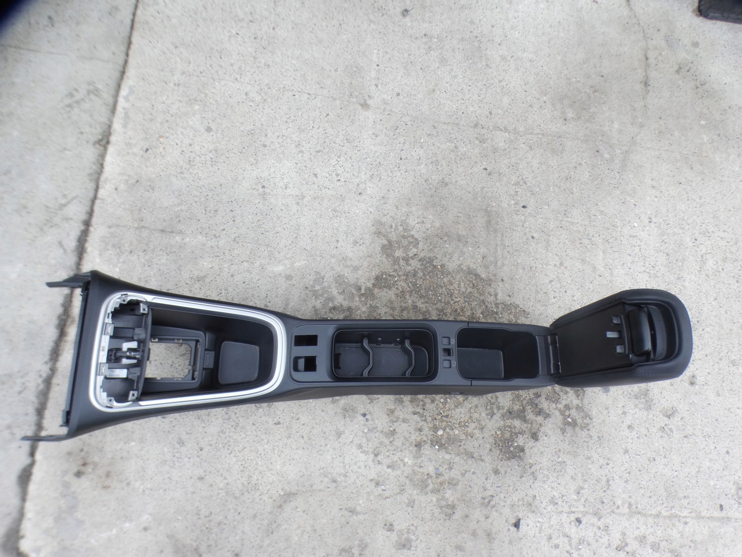JEEP AVENGER 24r. Tunel central armrest 735763546
