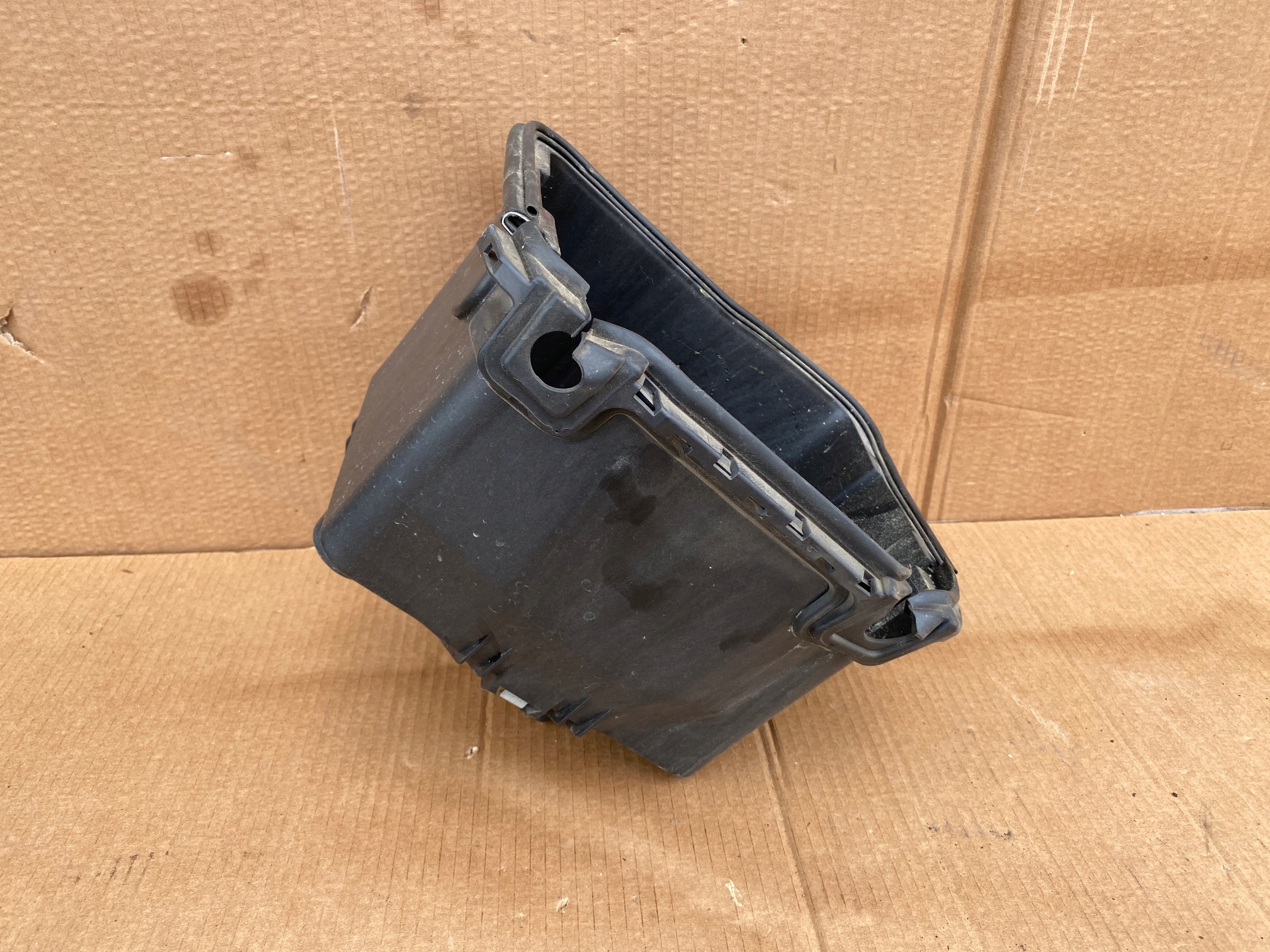 WYPELNIENIE NA AKUMULATOR FORD MUSTANG VI 2015-