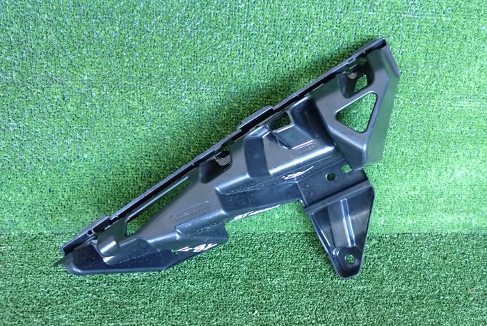 SUZUKI VITARA III LIFT 18- bumper bracket left front