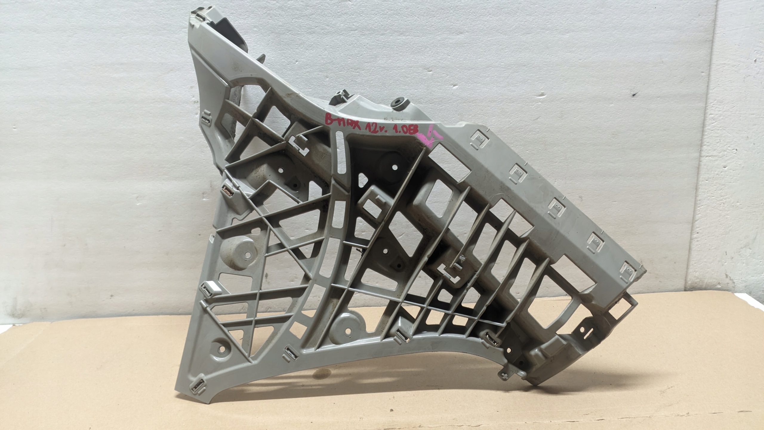 FORD B-MAX 12R 1.0 EB Support Support plaque Aile Gauche Arrière AV11-296A23-AC