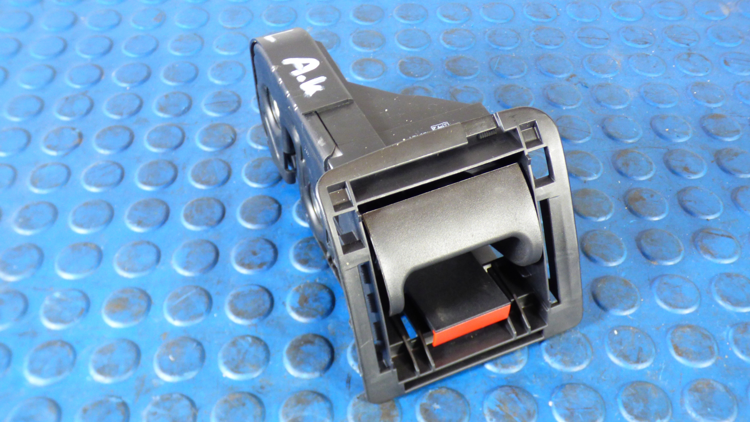 lock handle kanapy left central st.BDB OPEL ASTRA K V KOMBI