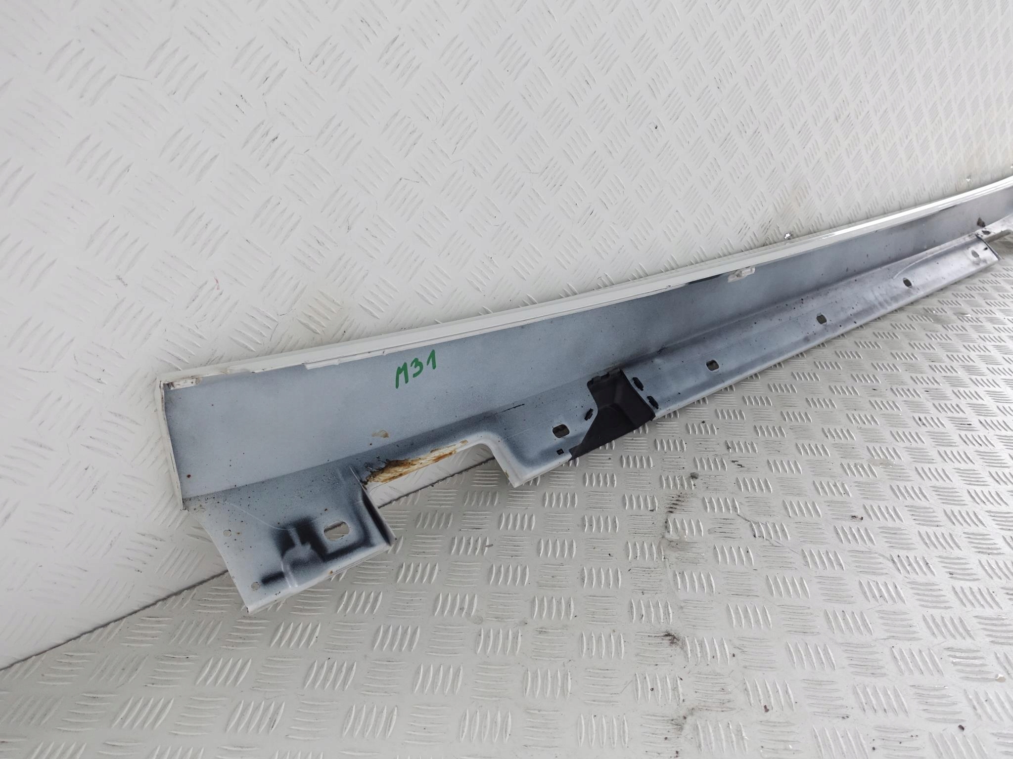 MERCEDES E W212 09-16 threshold left moulding cap