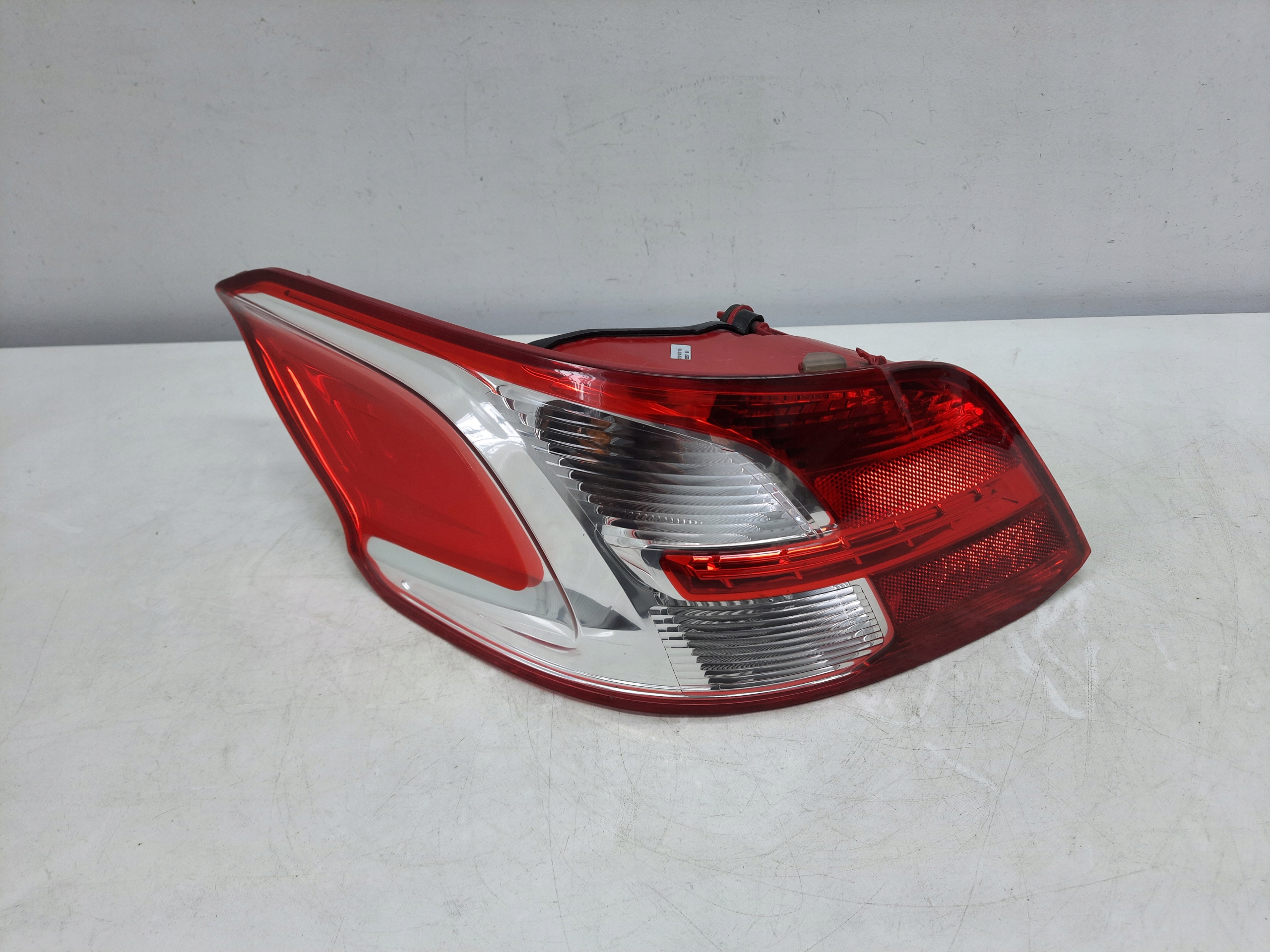 PEUGEOT 301 12- light left rear part original EUROPA