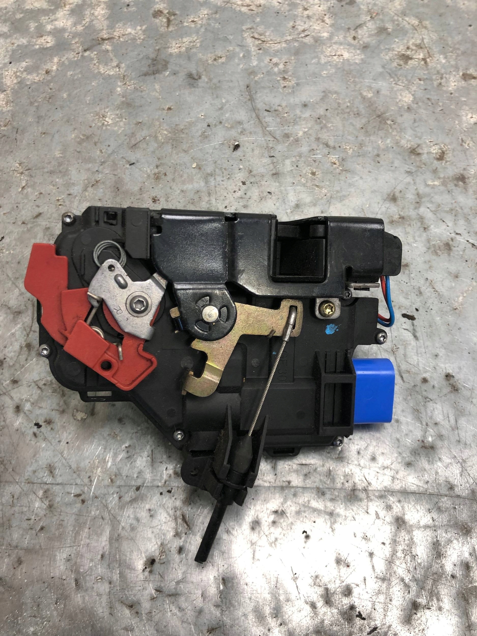 lock door right front VW SKODA 3D1837016