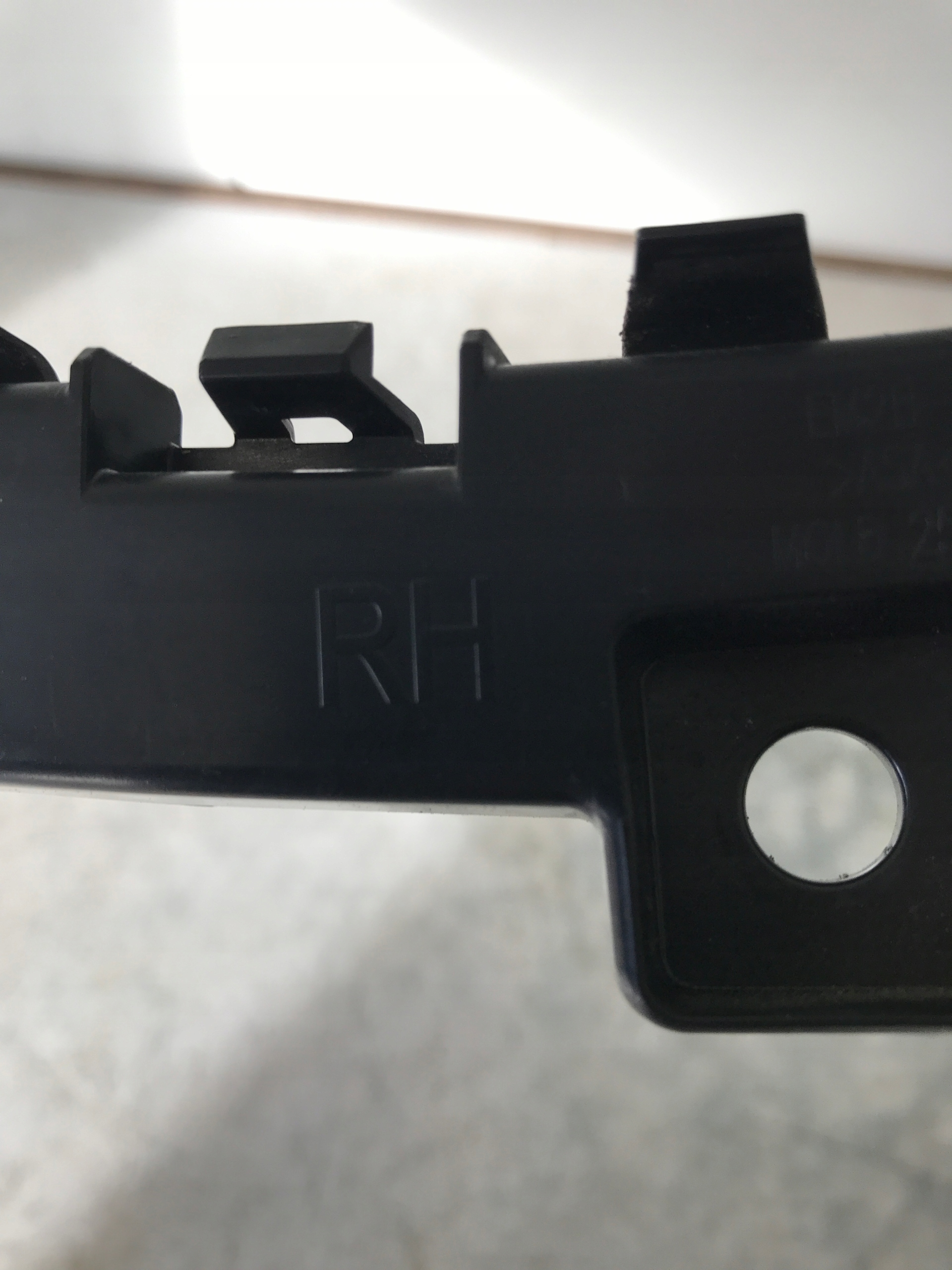 bumper bracket right rear part S-MAX MK2 EM2B-17E850-A