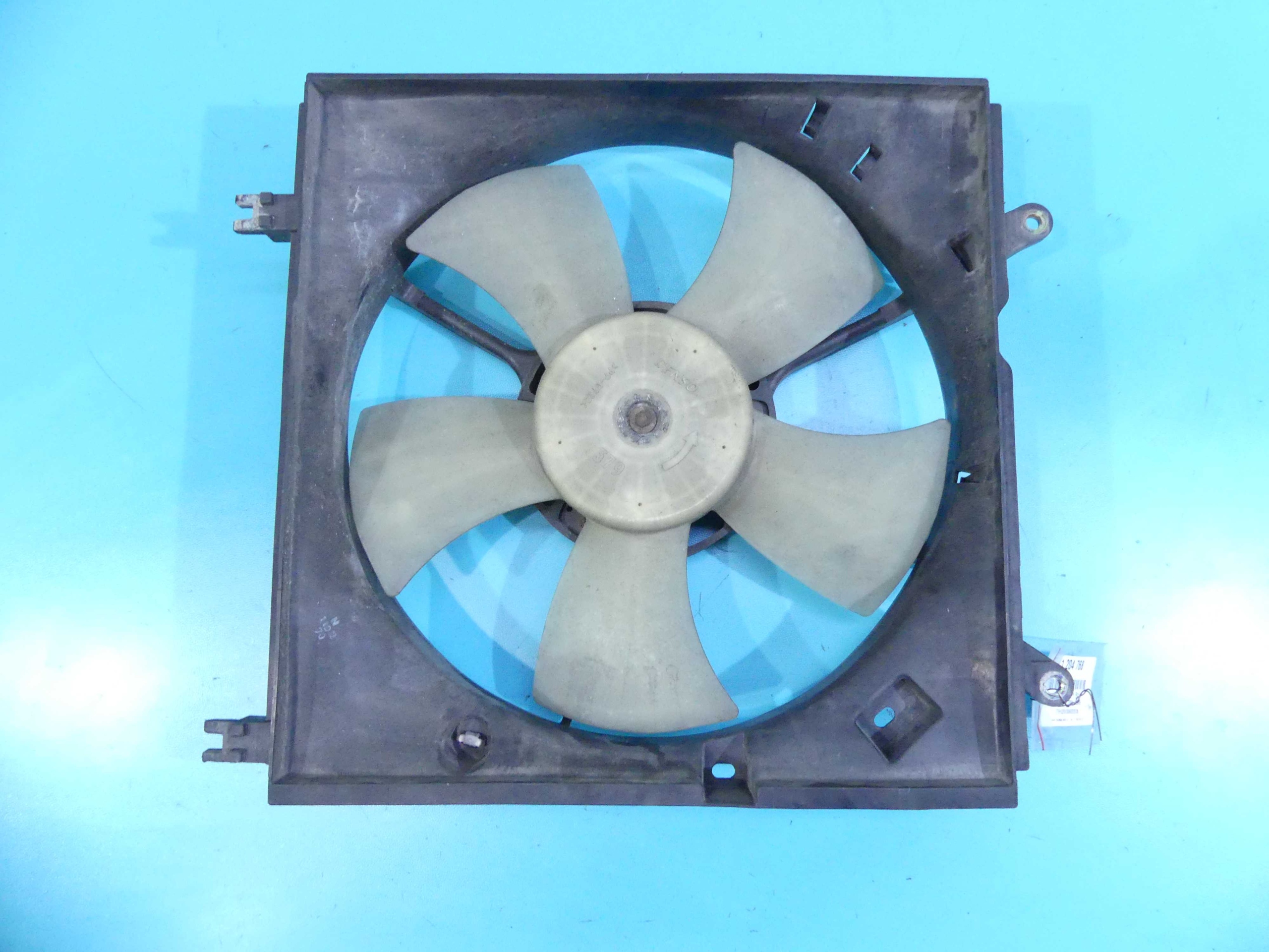 WENTYLATOR CHŁODNICY TOYOTA RAV4 II 2.0 D4D