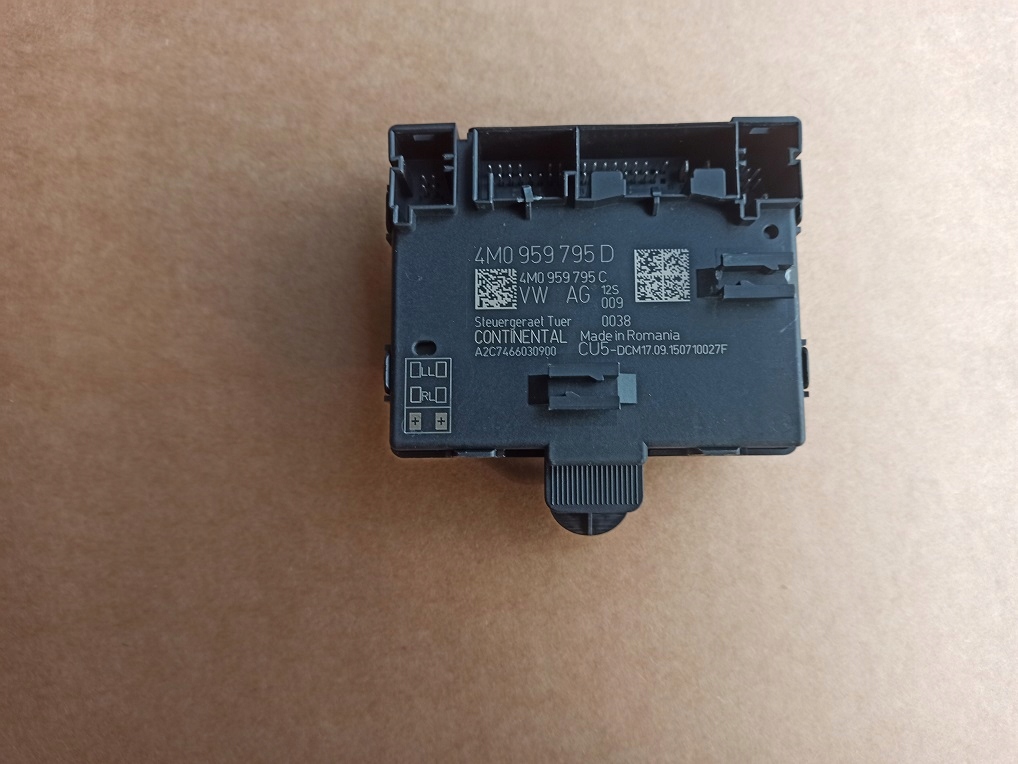 Audi Q7 4m модуль управління задніми дверима 4m0959795d
