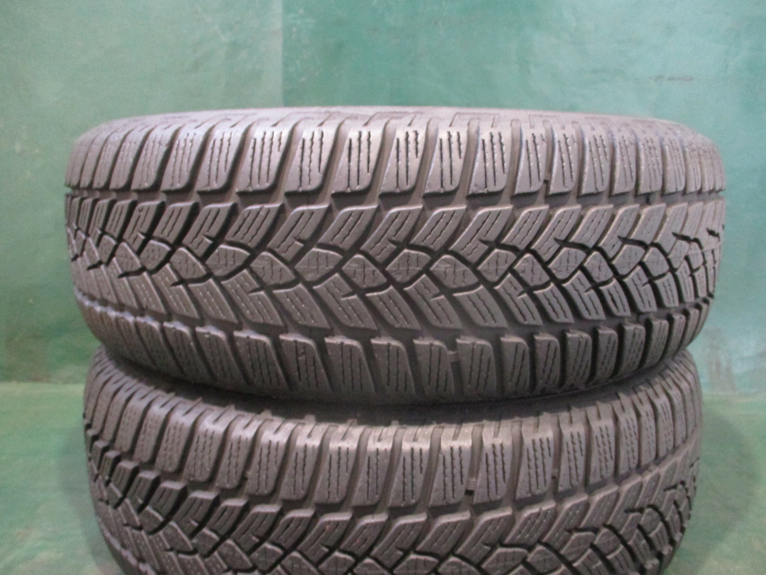 2 opony zimowe używane 215/65R16 98H Fulda Kristall HP2 6,5 mm Sezon zimowe