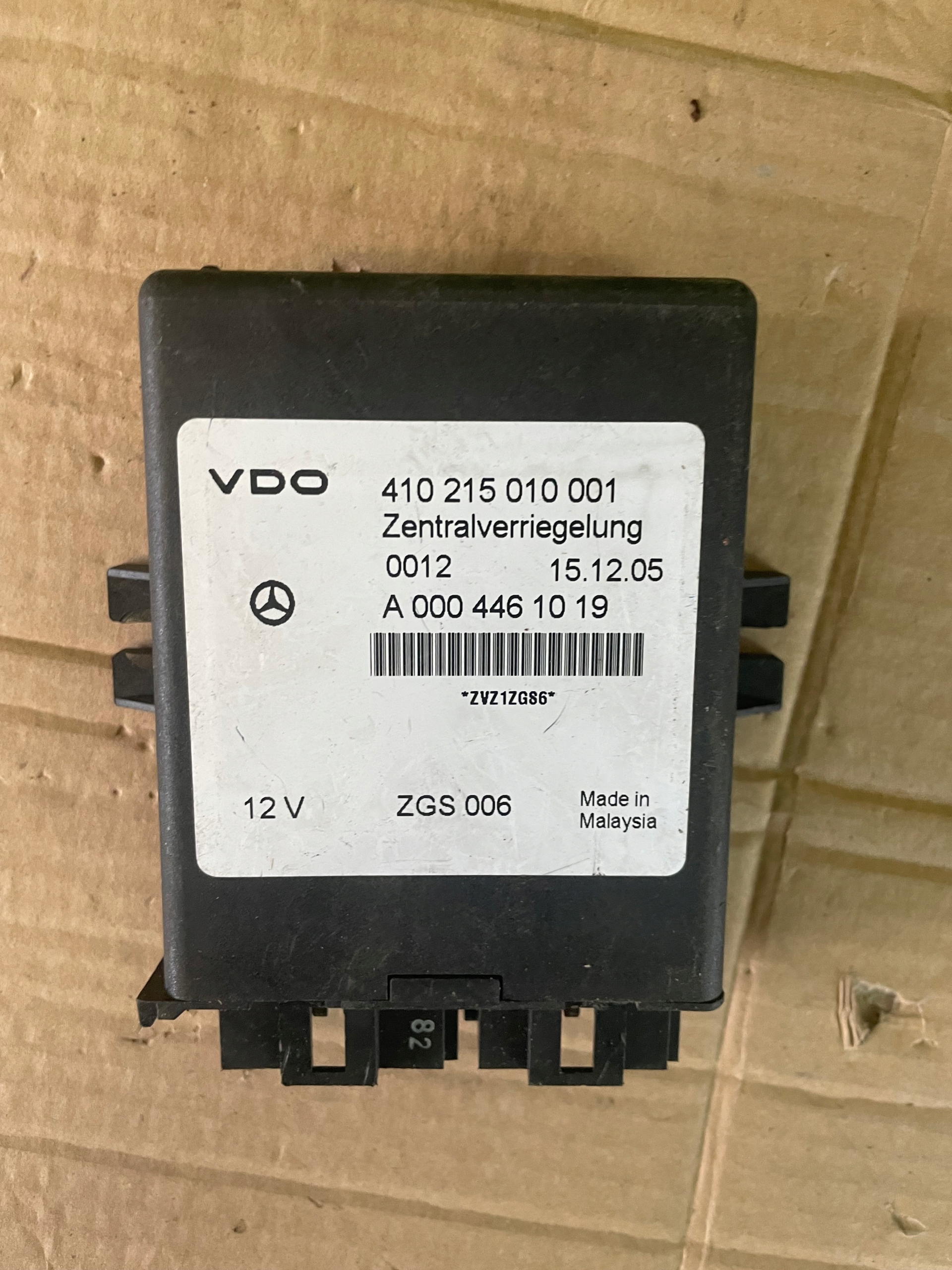 Датчик центрального замка MERCEDES-BENZ A0004461019