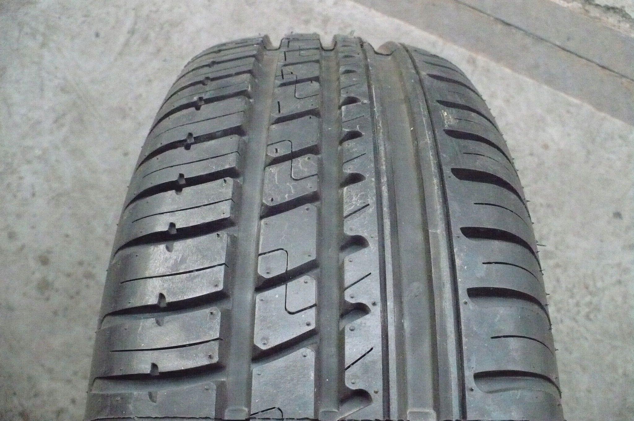 Avon ZT5 195/65R15 2022 Nový