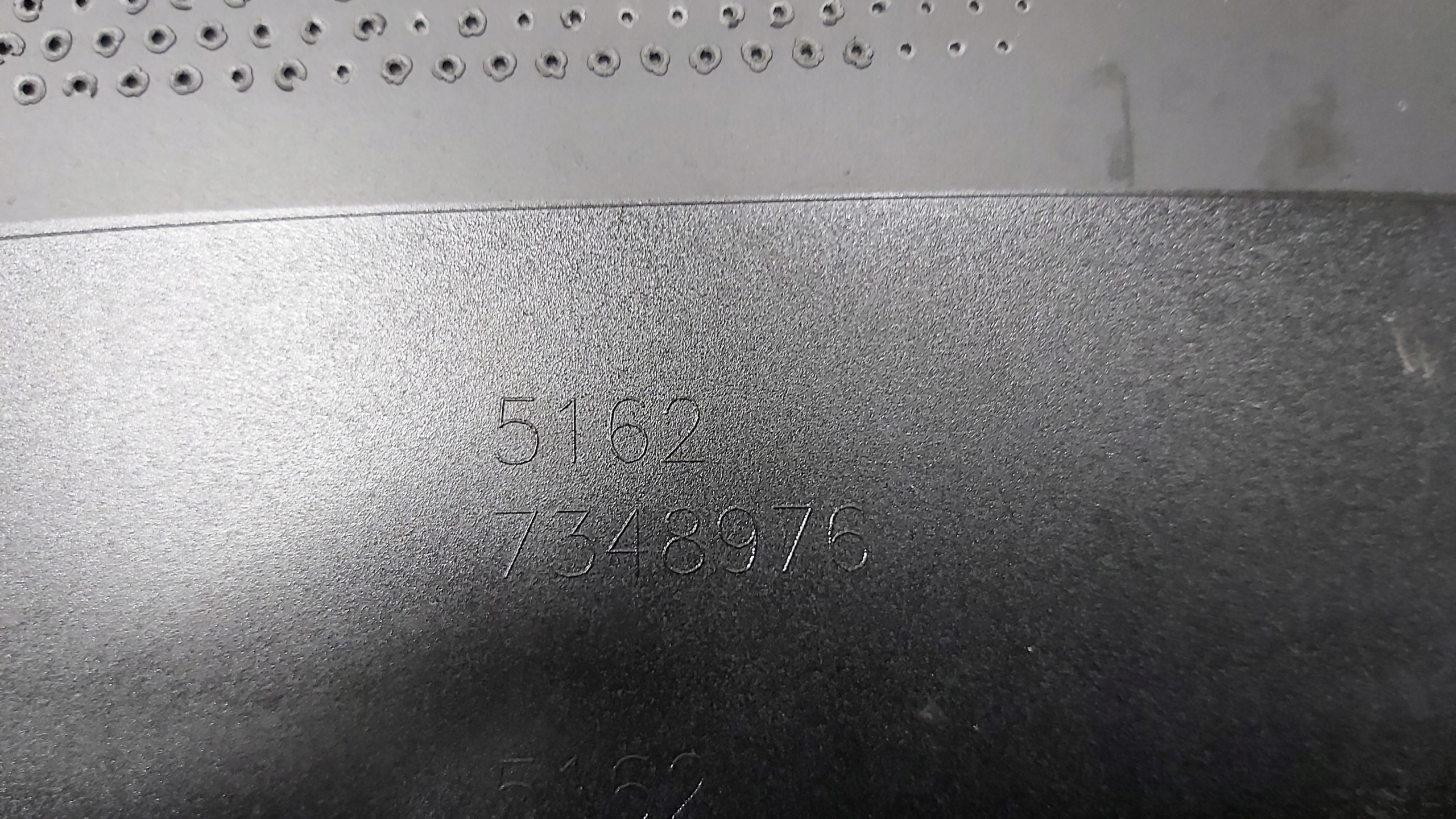 спойл крышки багажника MINI COOPER F55 51627348976