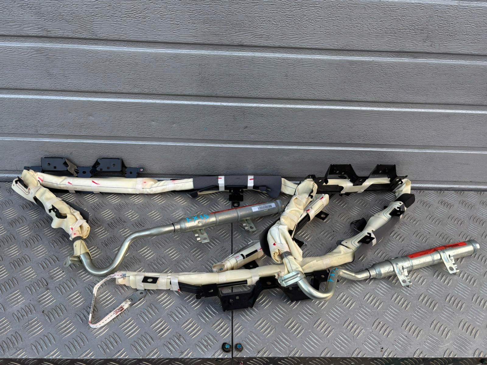 INFINITI FX35 FX45 пиропатрон левая правая