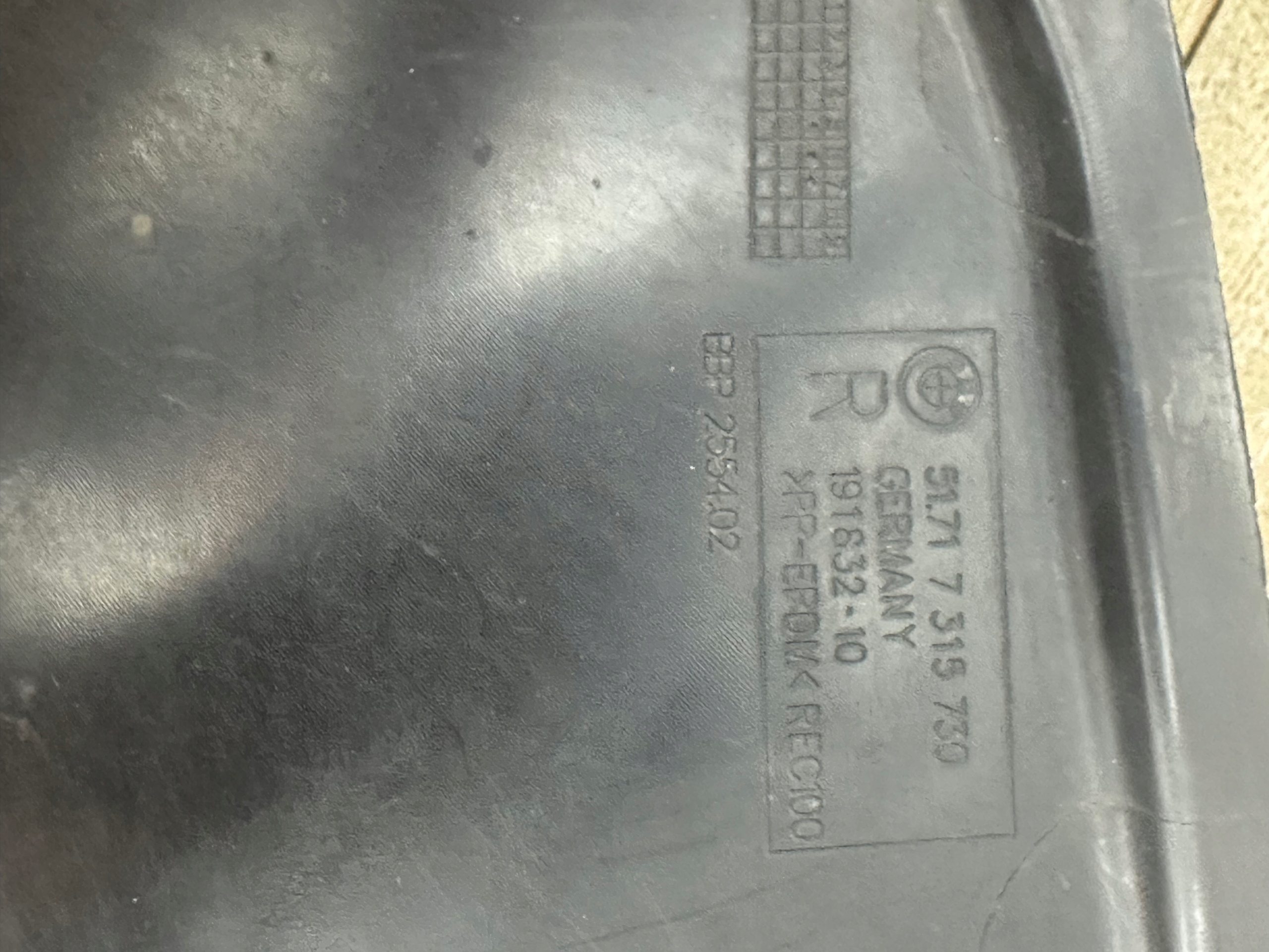 mudguard right BMW 3 G20 G21 G28 front 7315730
