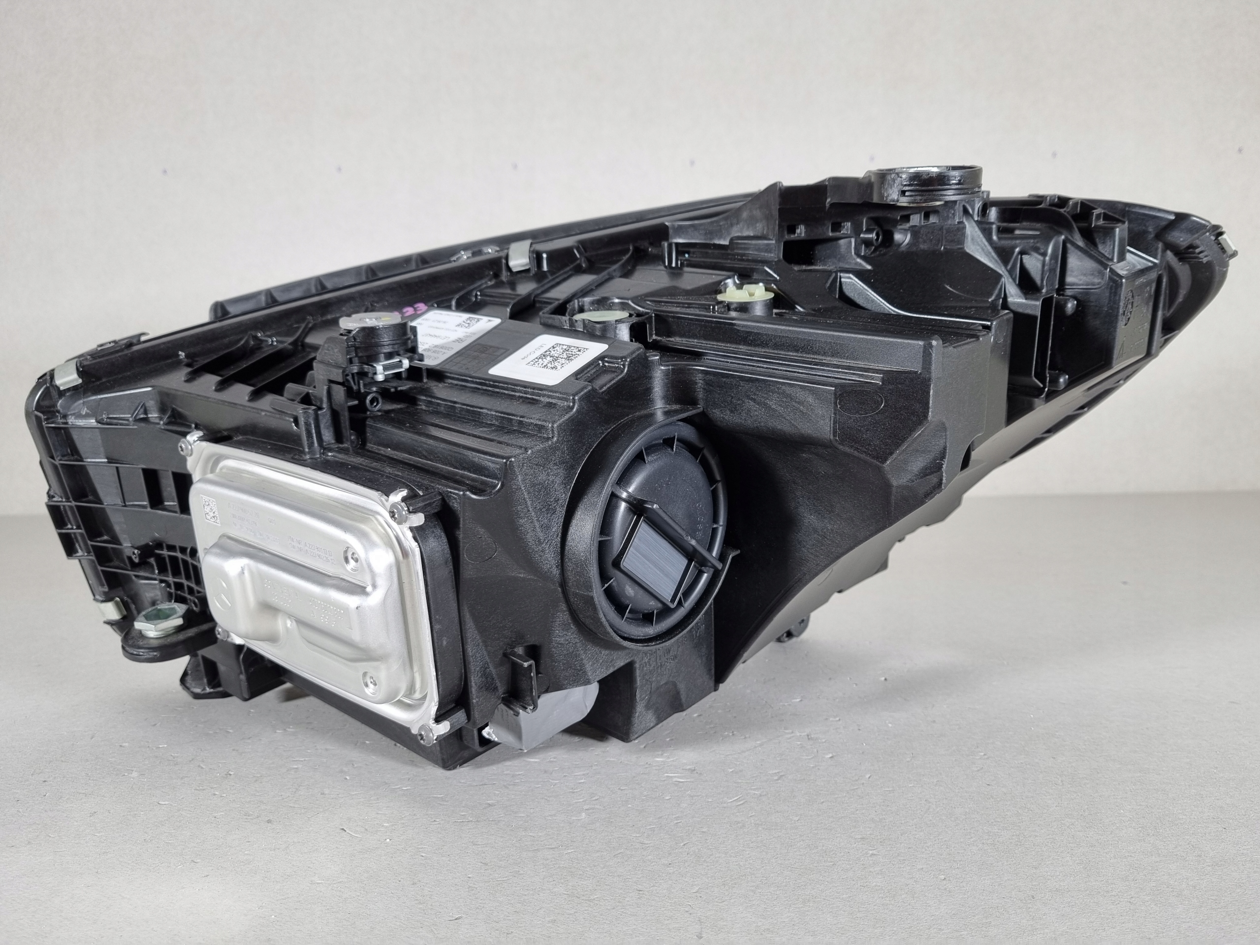 MERCEDES C-klasa W206 FULL LED LAMPA PRAWA PRZÓD Rodzaj świateł mijania LED