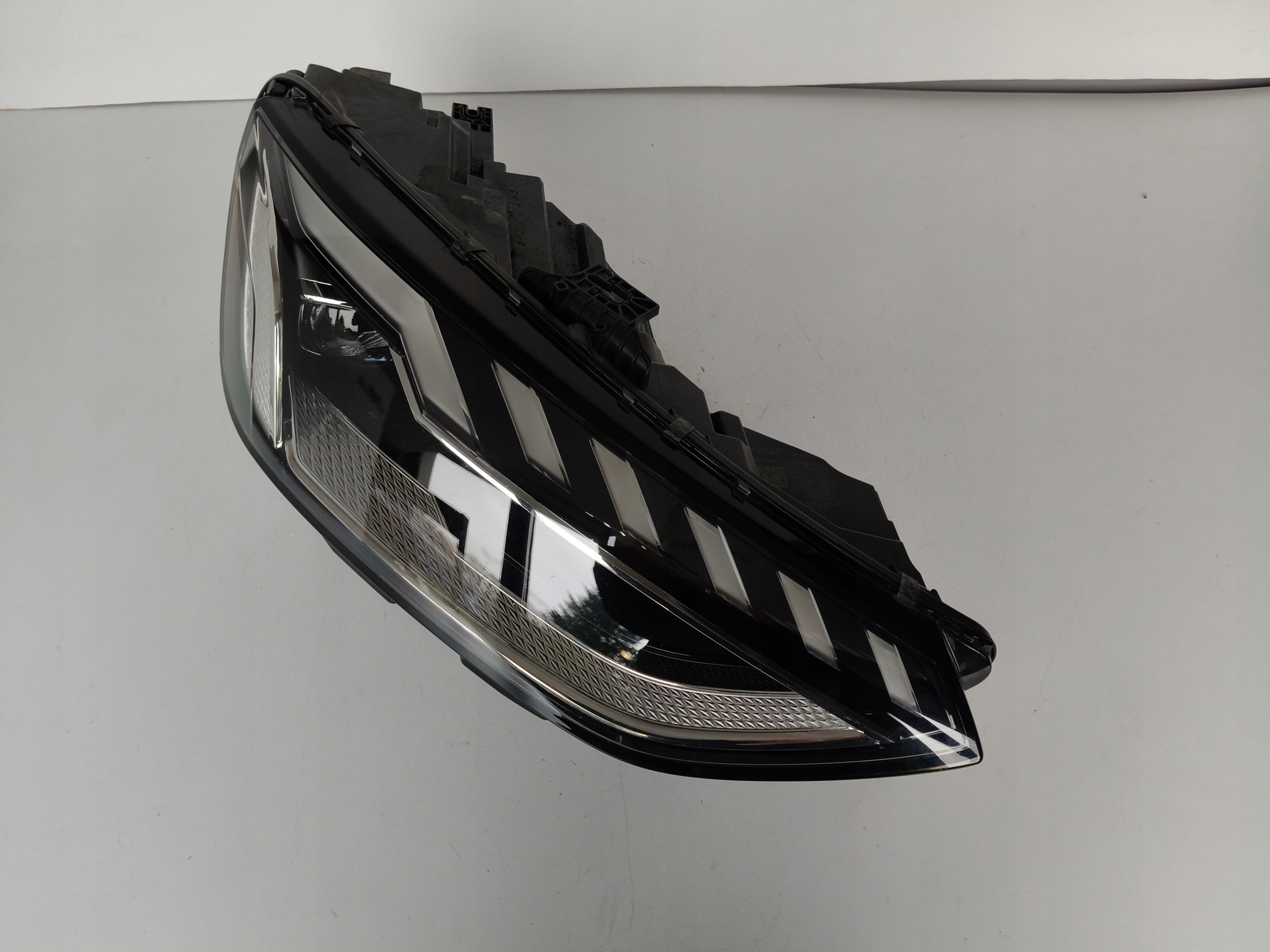 light right REFLEKTOR AUDI A4 B9 8W 8W0 19- LIFT FULL LED MATRIX