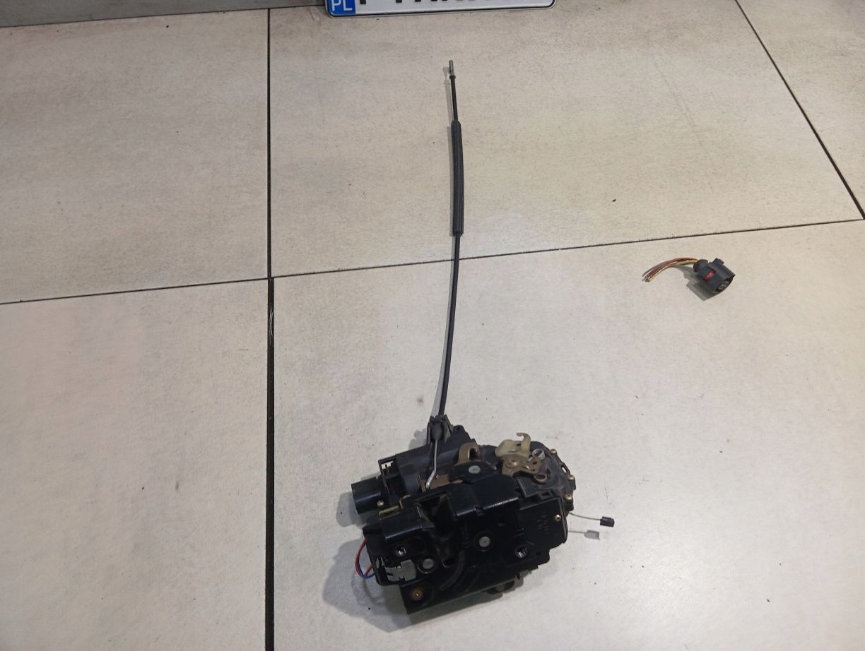lock door right front SKODA OCTAVIA and 1.9 TDI 8pin