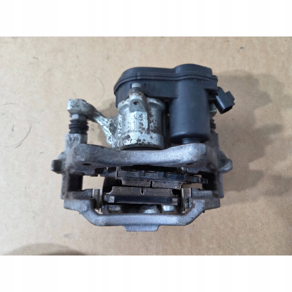 Toyota Corolla E21 caliper brake rear left (B772)