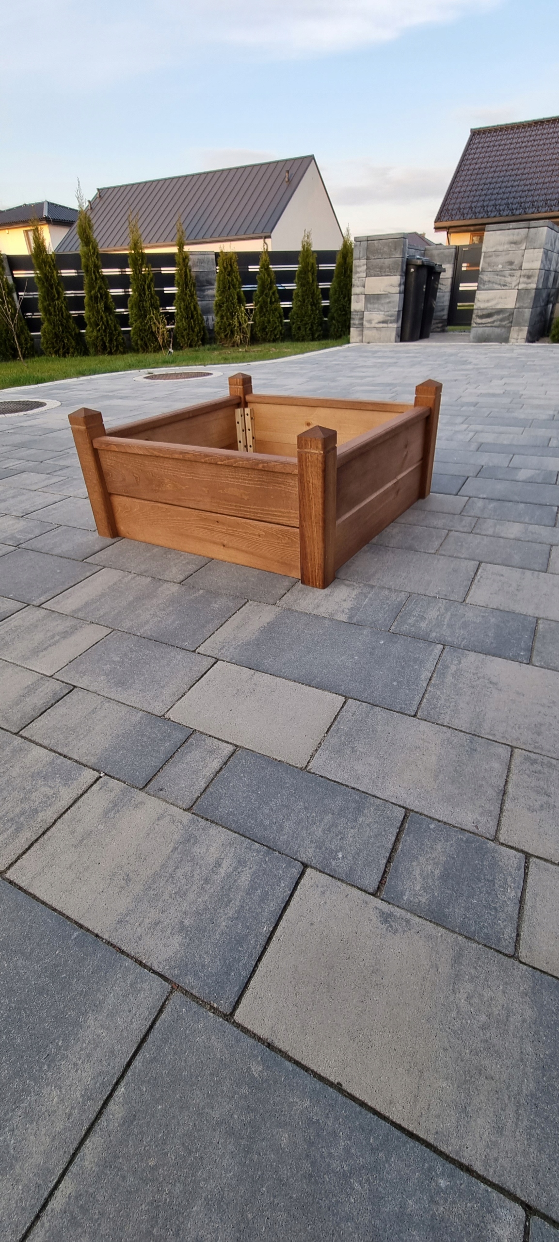 Obudowa grobu URNA (pomnik tymczasowy) Producent inna