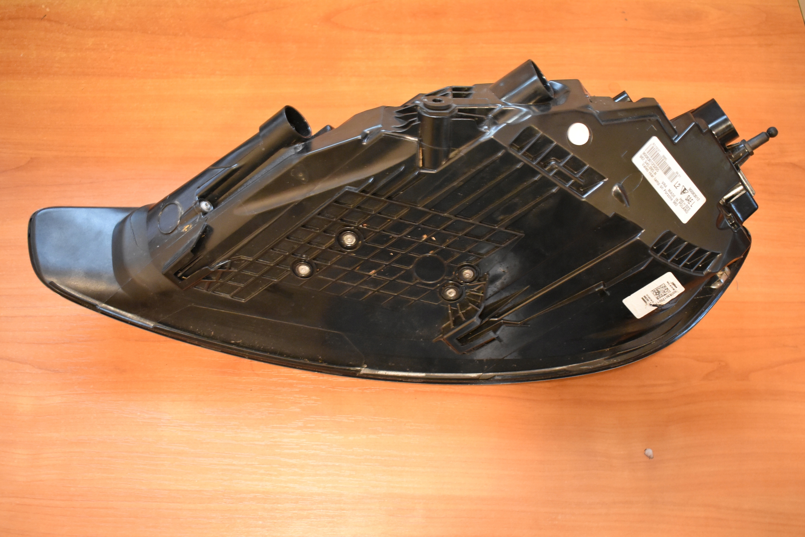 IDEALNA light rear part rear left PORSCHE 982 718 USA 1