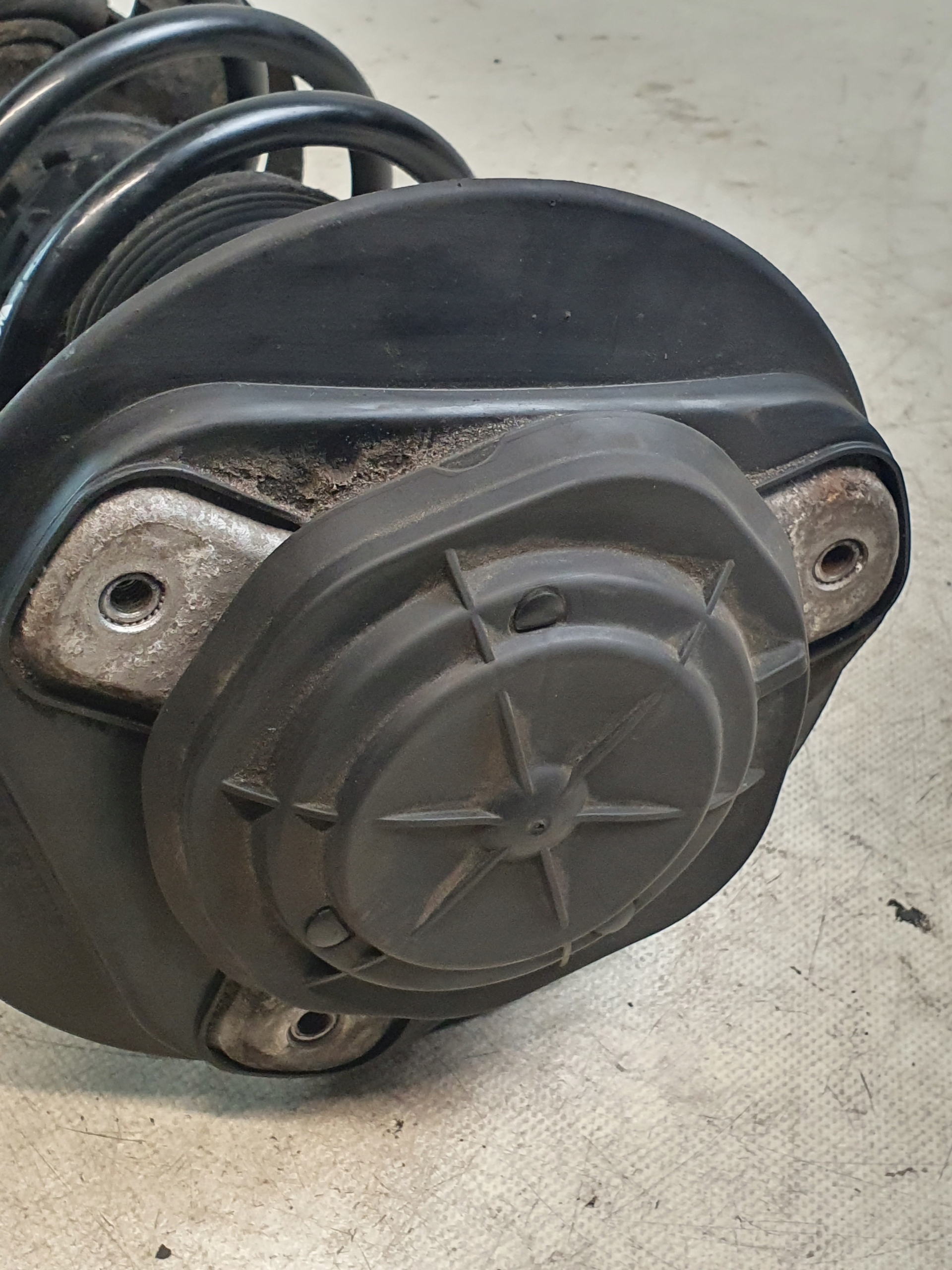 shock absorber left front OE A2123235600 MERCEDES W212 2.2 CDI 10r.