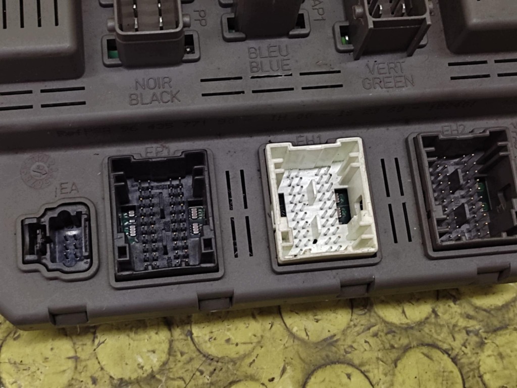 PEUGEOT 607 Module Boîte BSI 9643577180