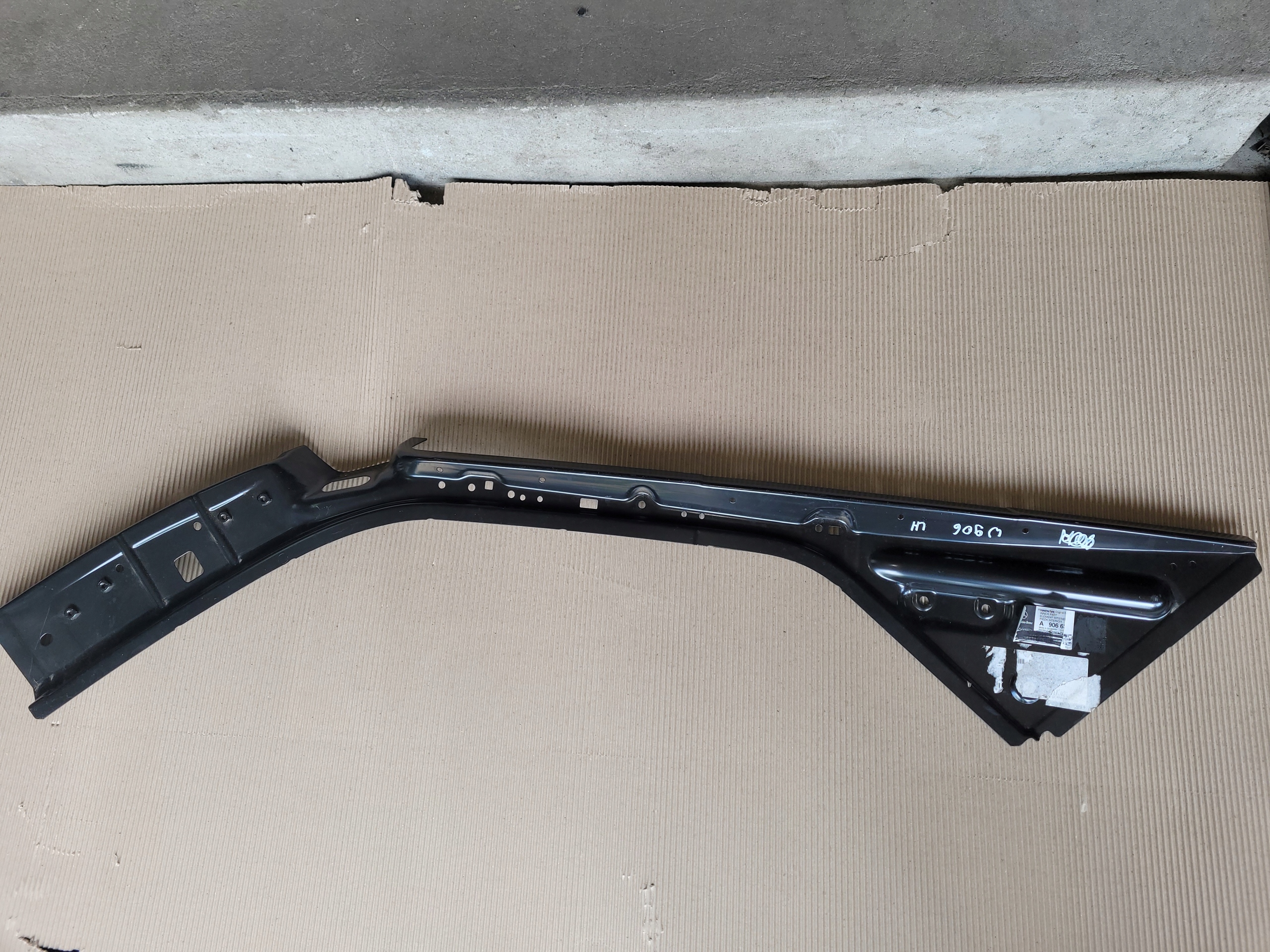 MERCEDES SPRINTER W906 CRAFTER POSZYCIE SŁUPKA WEWNĘTRZNE LH