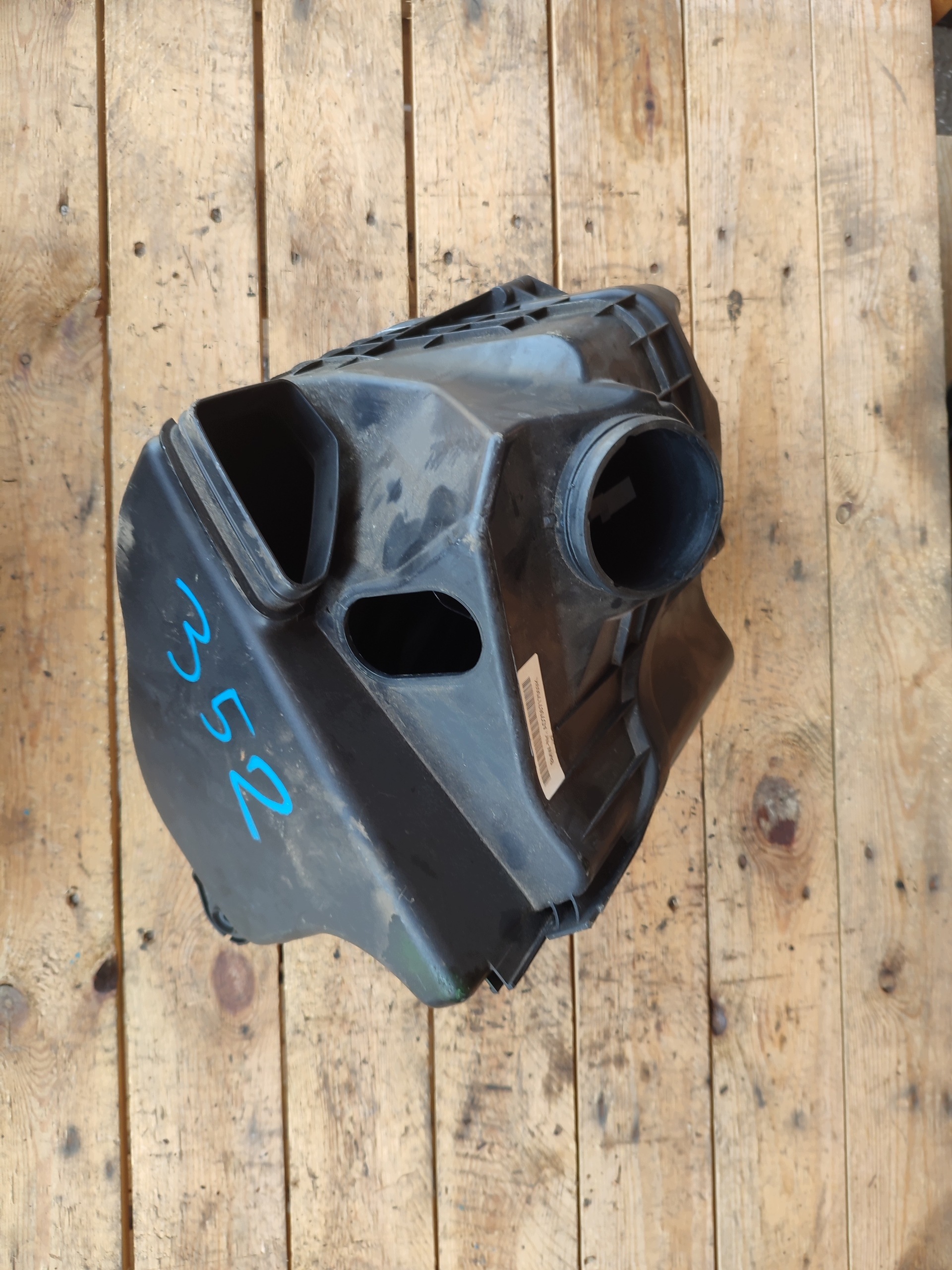 BMW air filter housing 13717567175