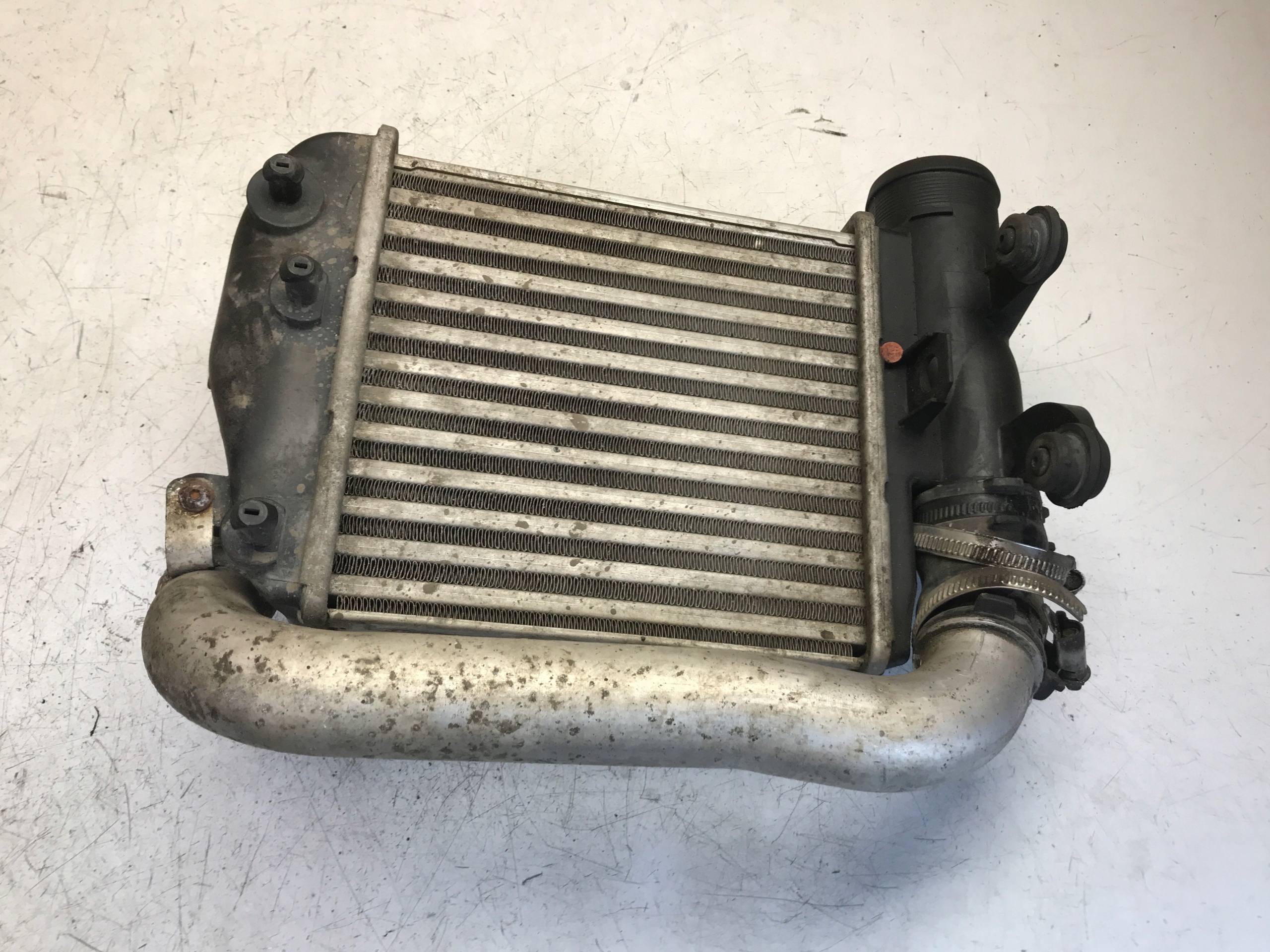 INTERCOOLER rechts AUDI A6 C6 2.7 TDI