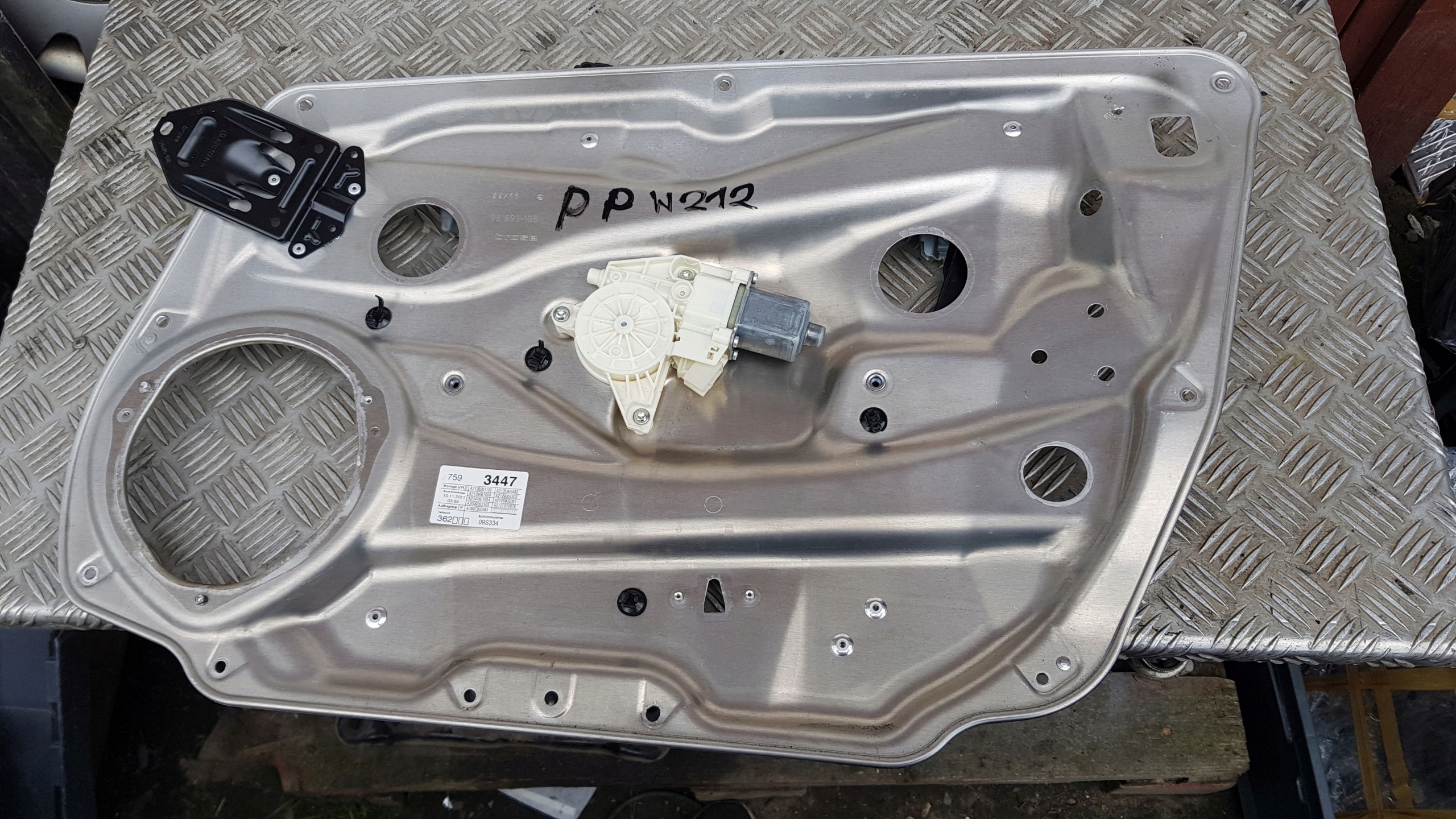 MERCEDES W212 window regulator right front a2128201102