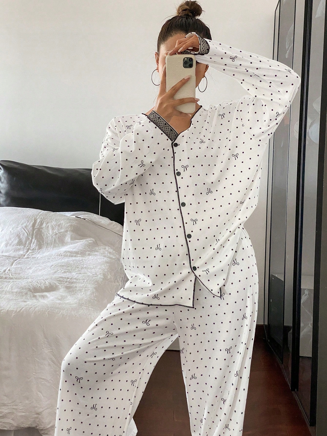 Dámské Bílo-černé Pyžamo S Krajkovým Lemem, Komplet, Velikost 40