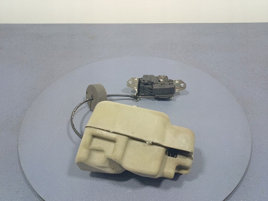 MERCEDES GLS X166 ZAMEK DOCIĄG KLAPY TYŁ A0997400300