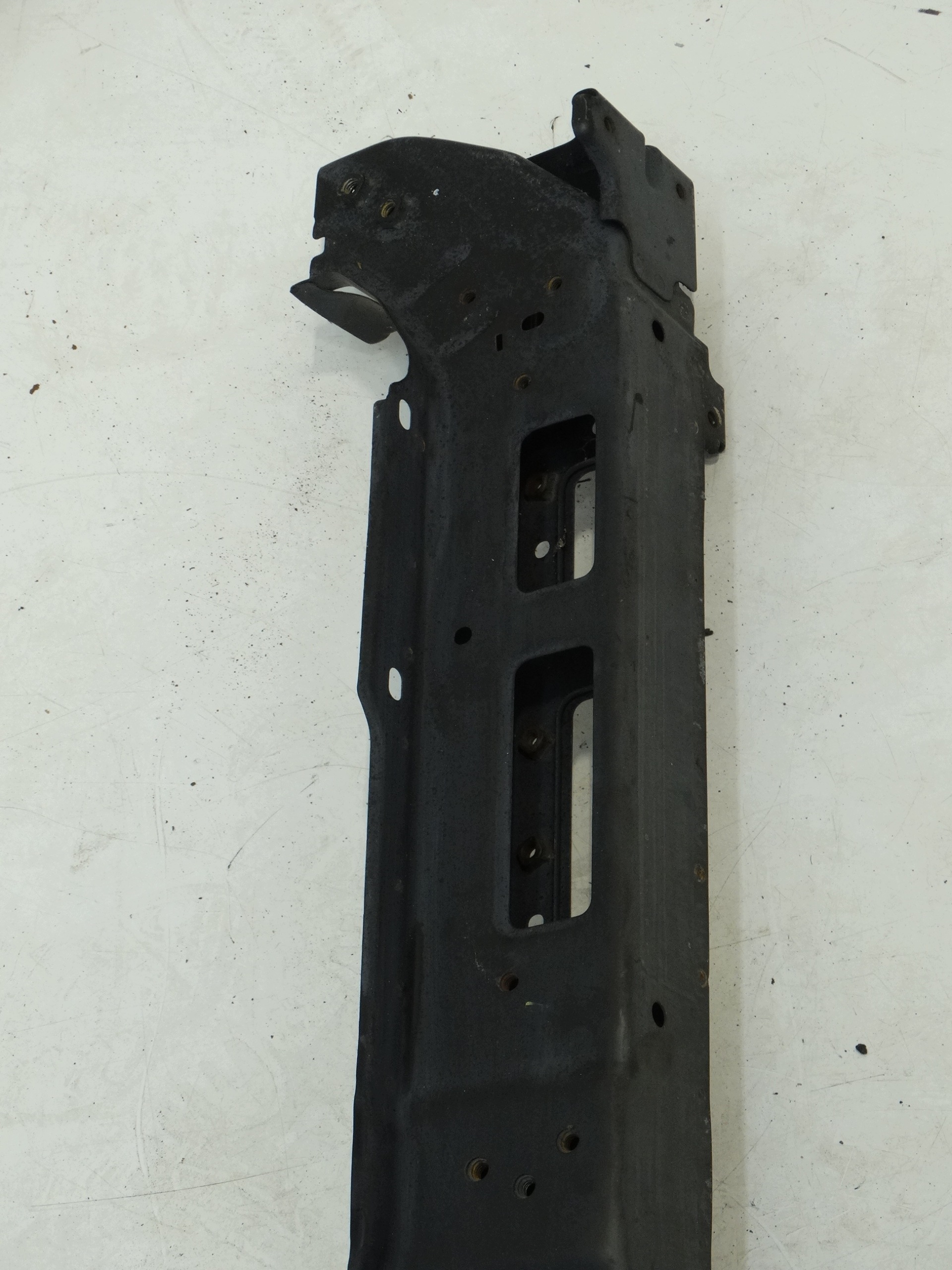 sider upper pillar front HYUNDAI TUCSON III 2017R.