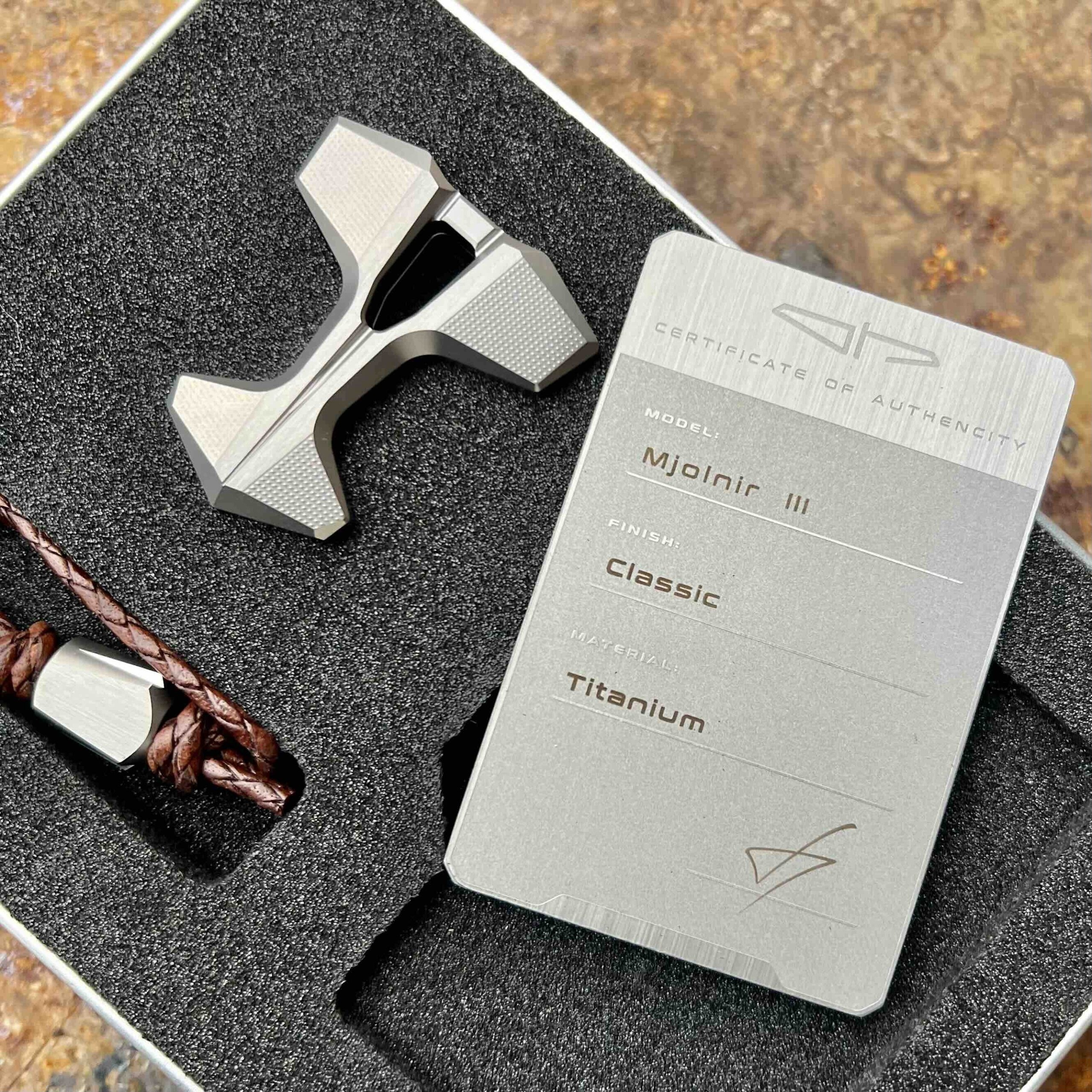 Ostap Hel Knives Mjolnir III Titanium Collectors Set Přívěsek Tit