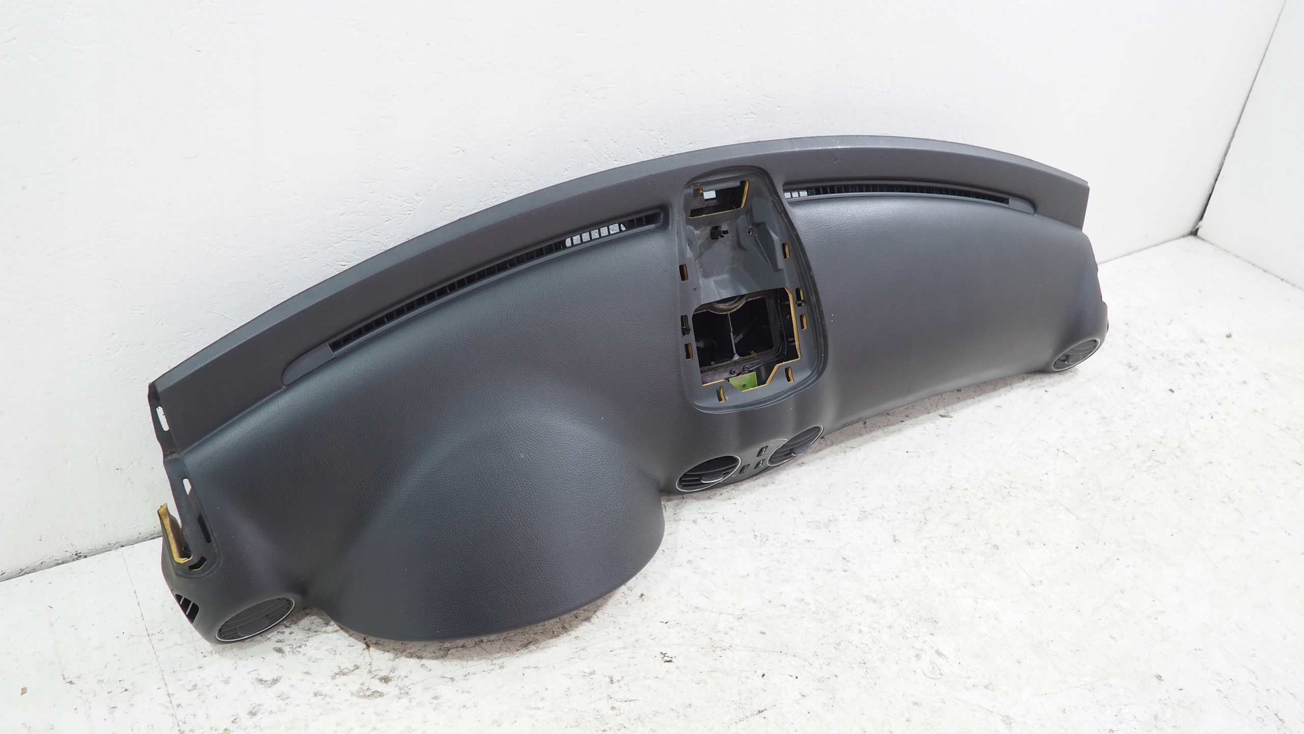 Mercedes CLK W209 C209 console dashboard instrument panel original A2096800287